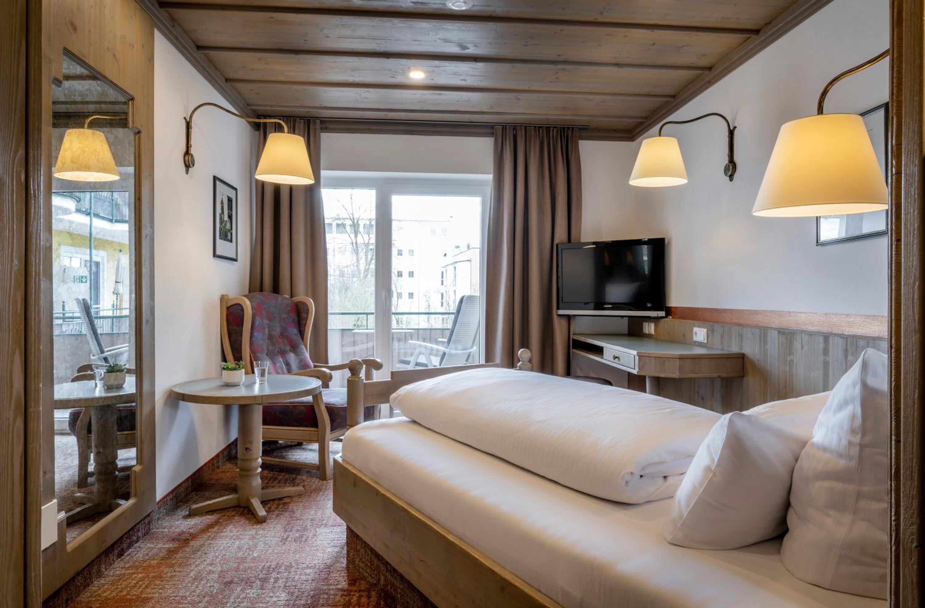 Deluxe Single Room with Balcony photo 3