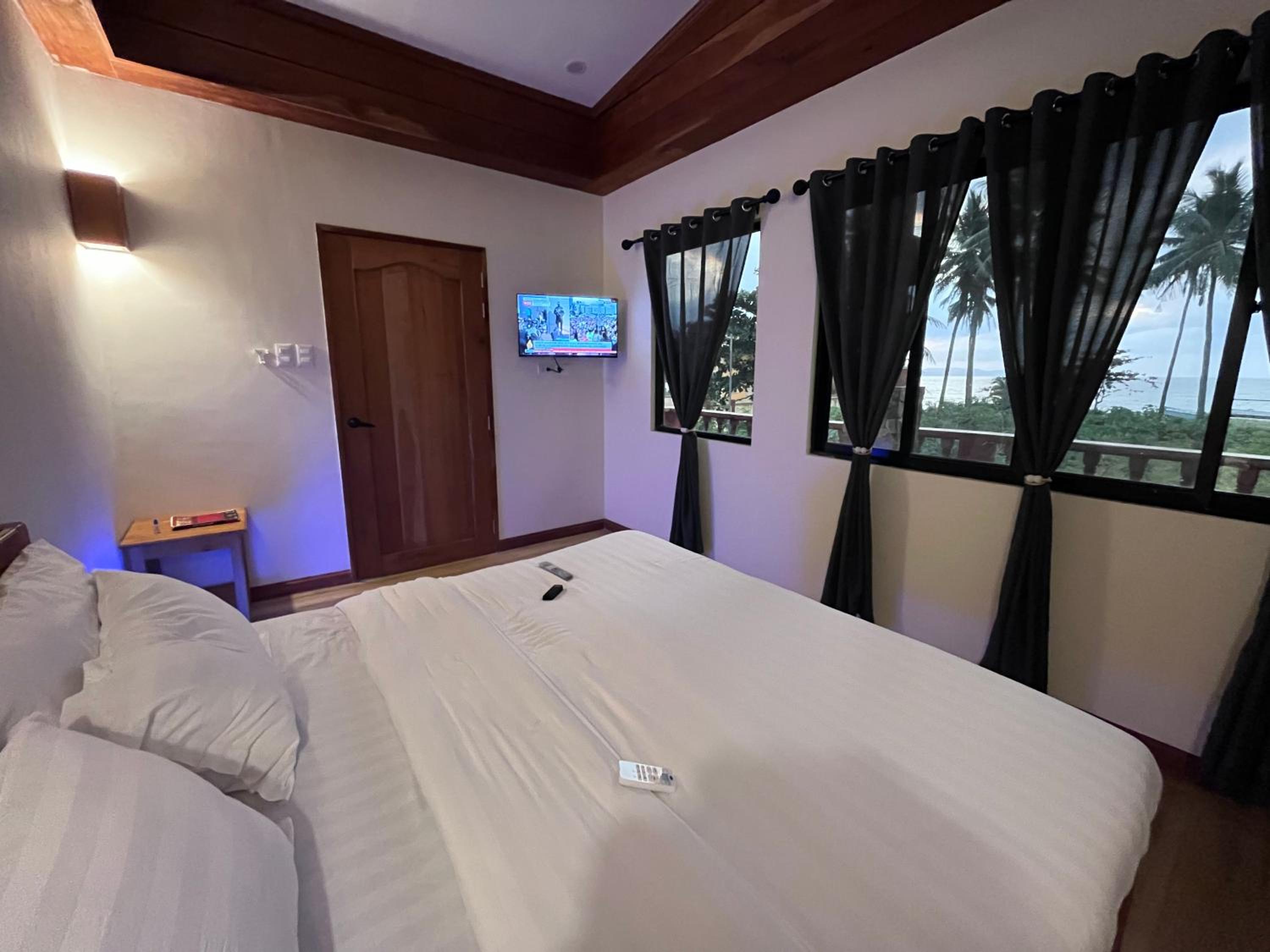 King Suite with Sea View - Photo 3