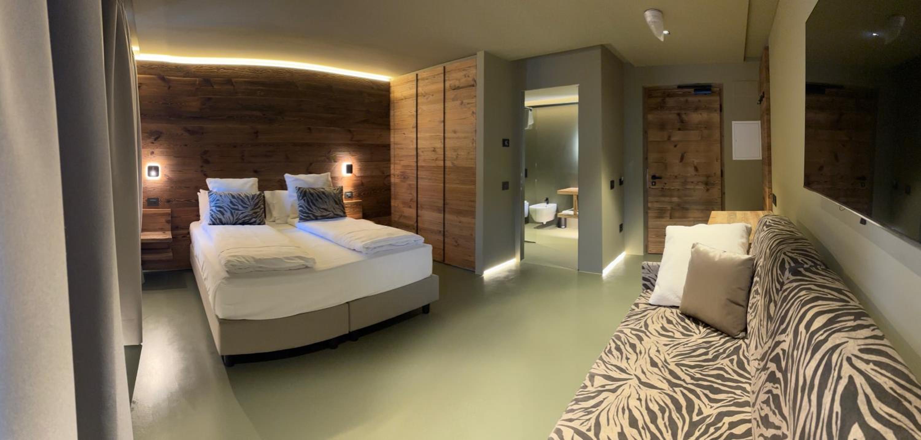Junior Suite with Balcony photo 1
