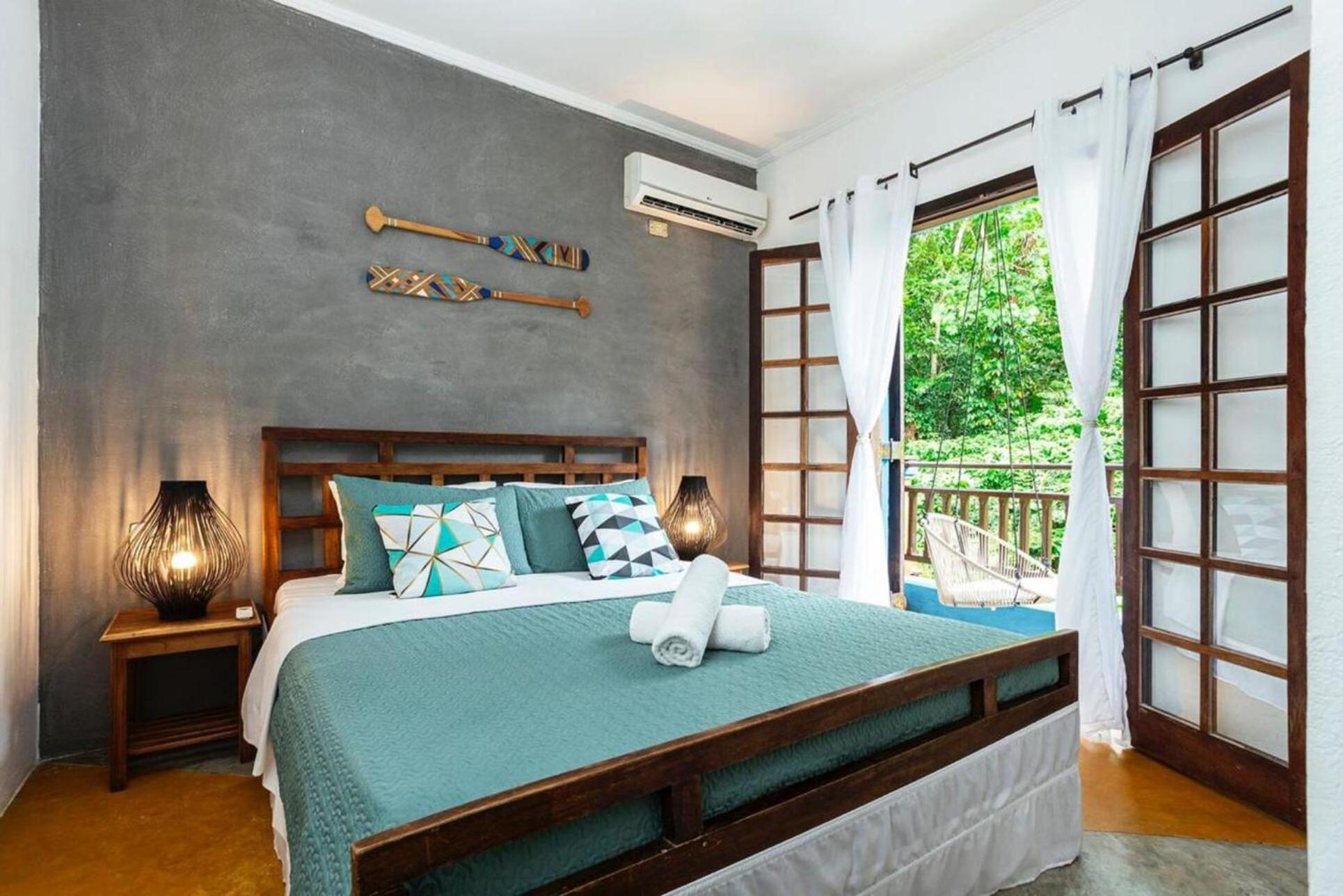 Quarto Duplo com Varanda e Vista Piscina