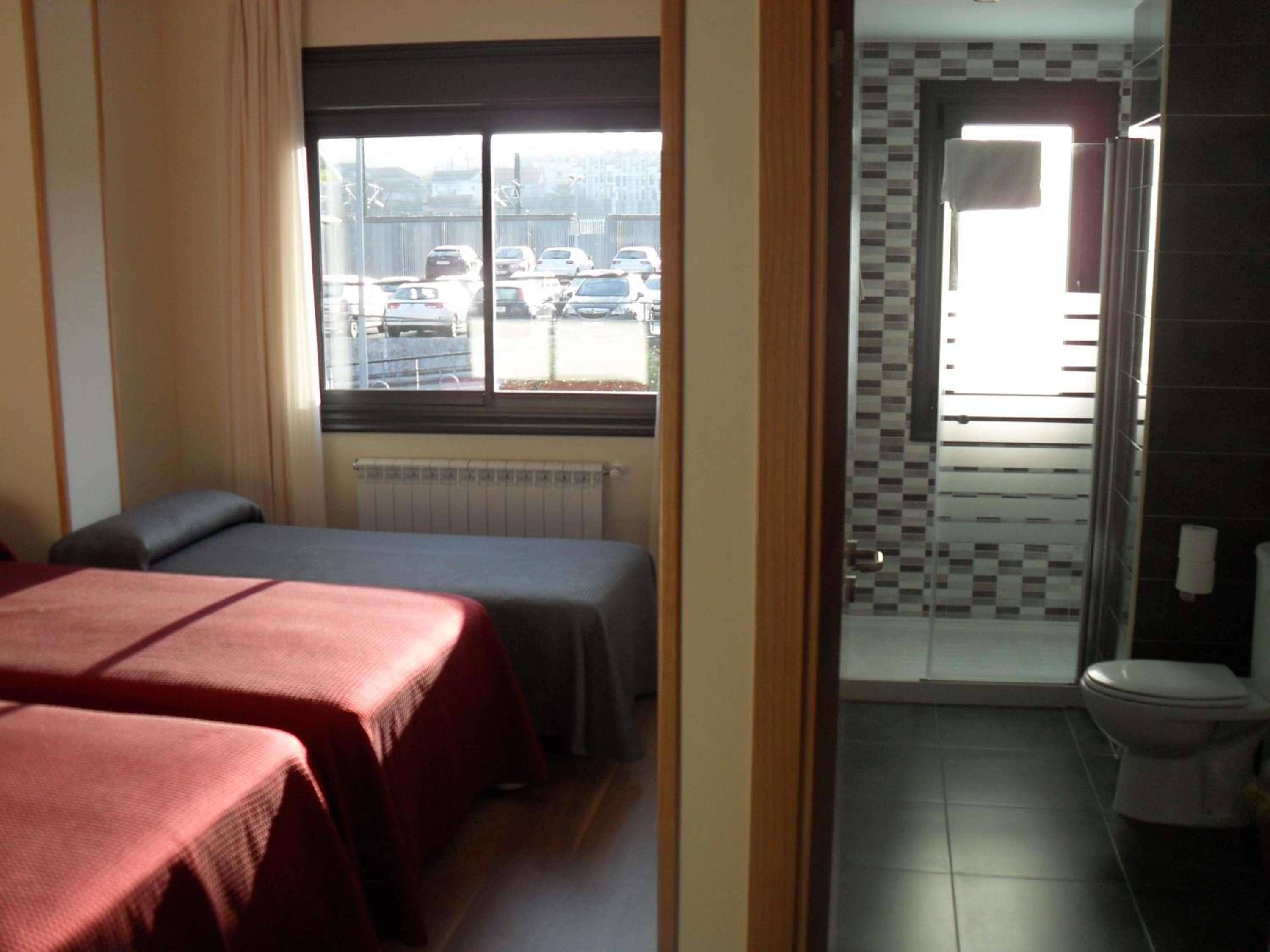 Triple Room With Private Bathroom - Photo 3