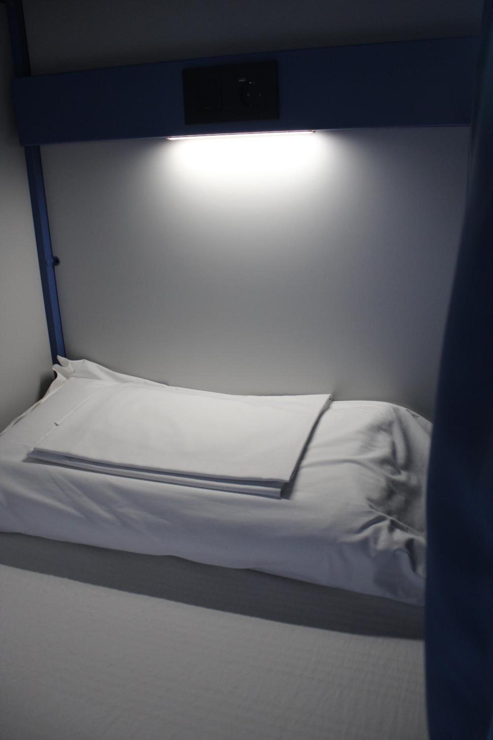 Bed in 4-Bed Female Dormitory Room photo 3