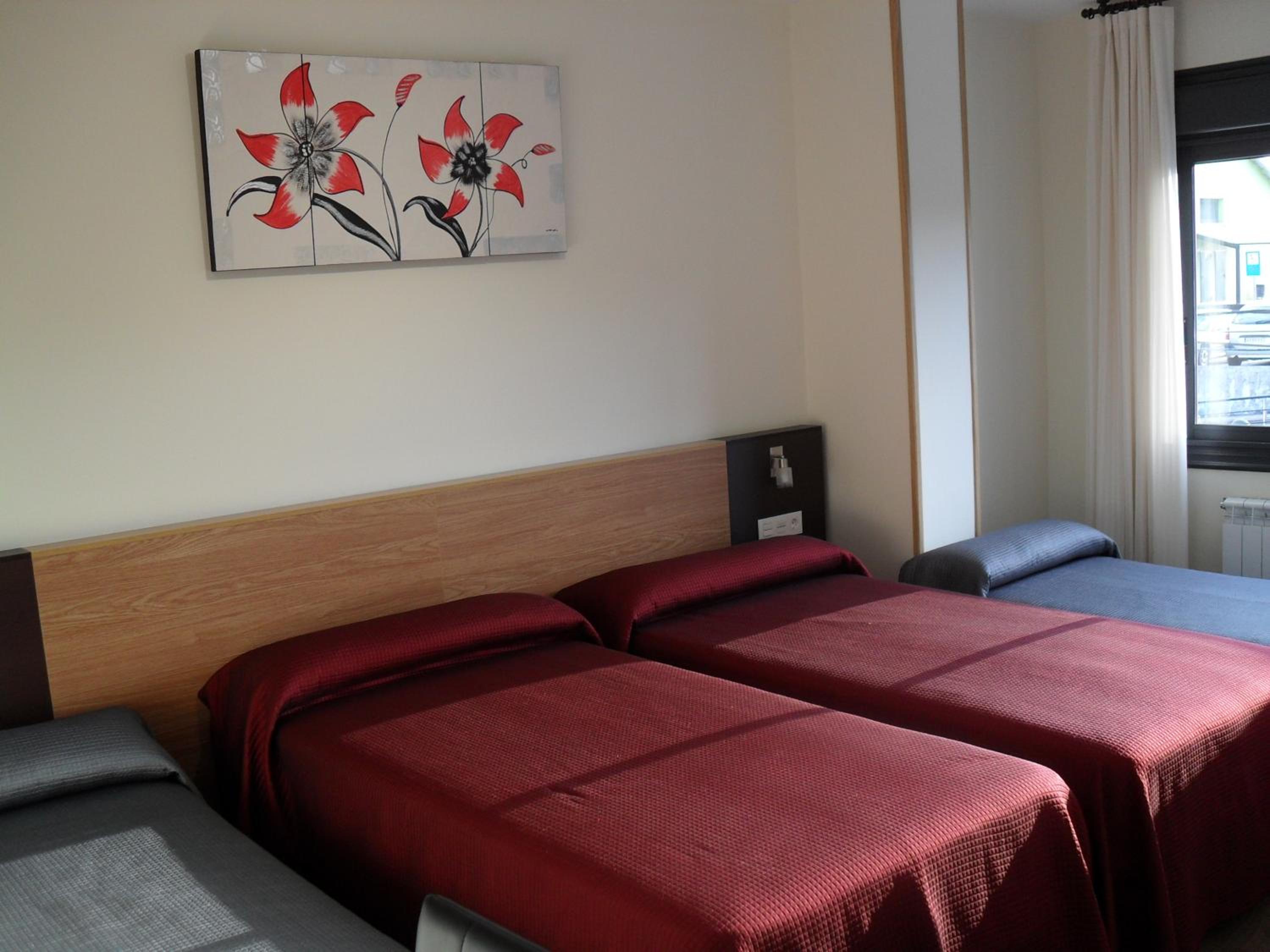 Quadruple Room With Private Bathroom - Photo 1