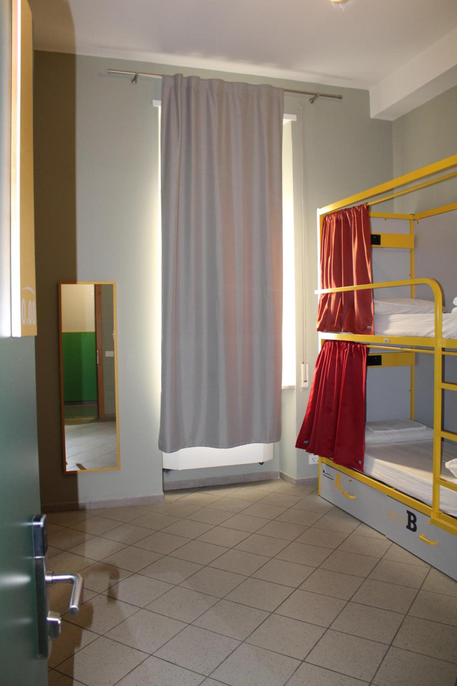 Single Bed in Female Dormitory Room photo 3
