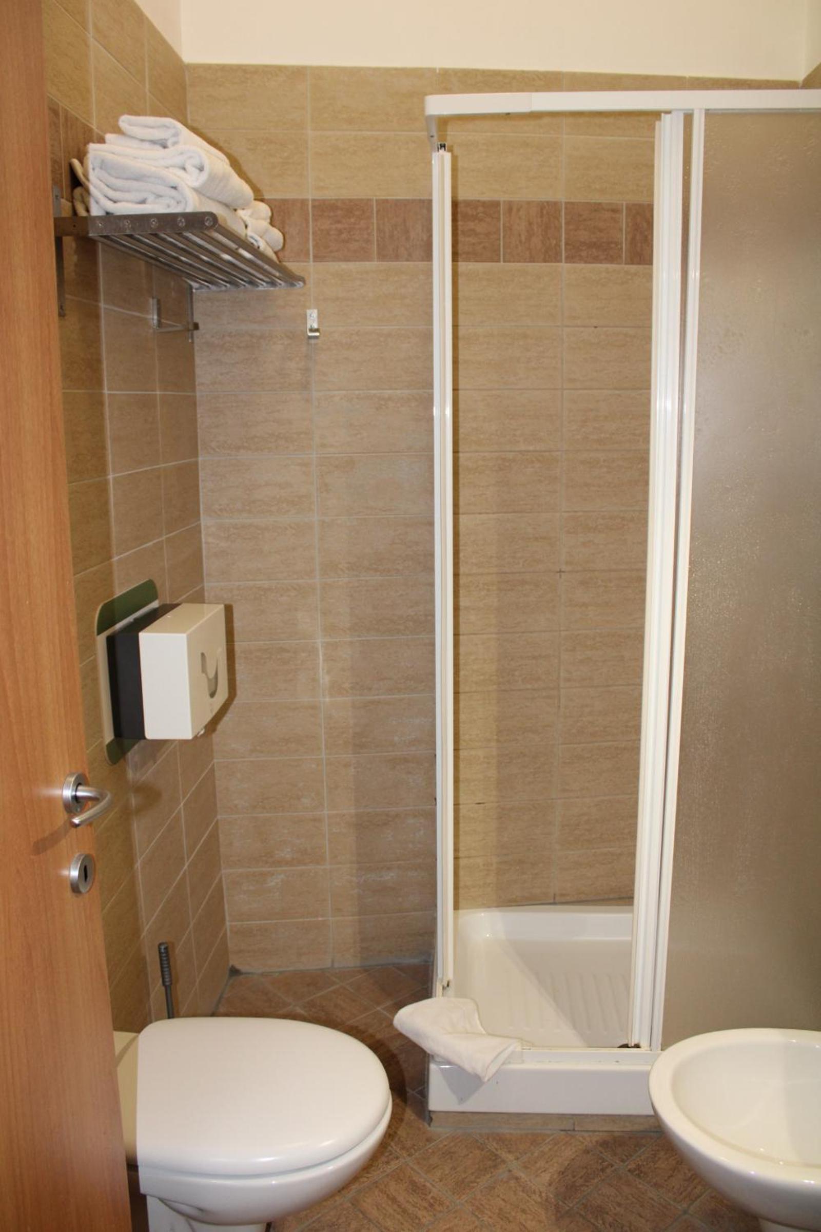 Family Room with Private Bathroom photo 2
