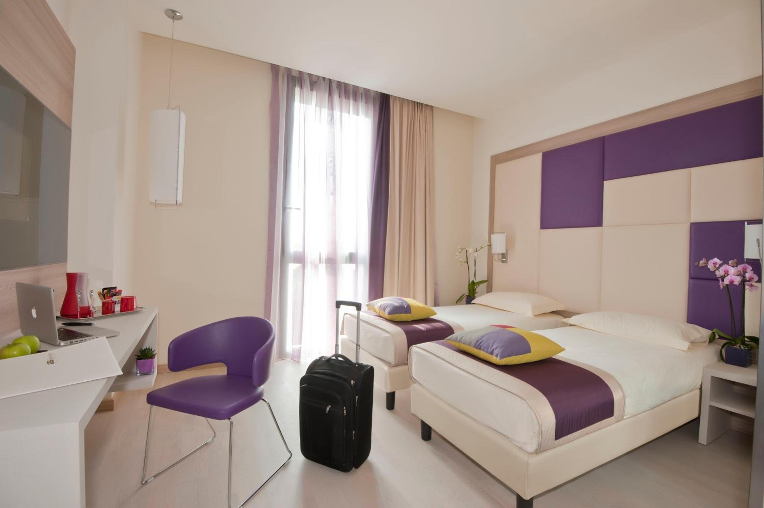 Twin Room - Photo 1
