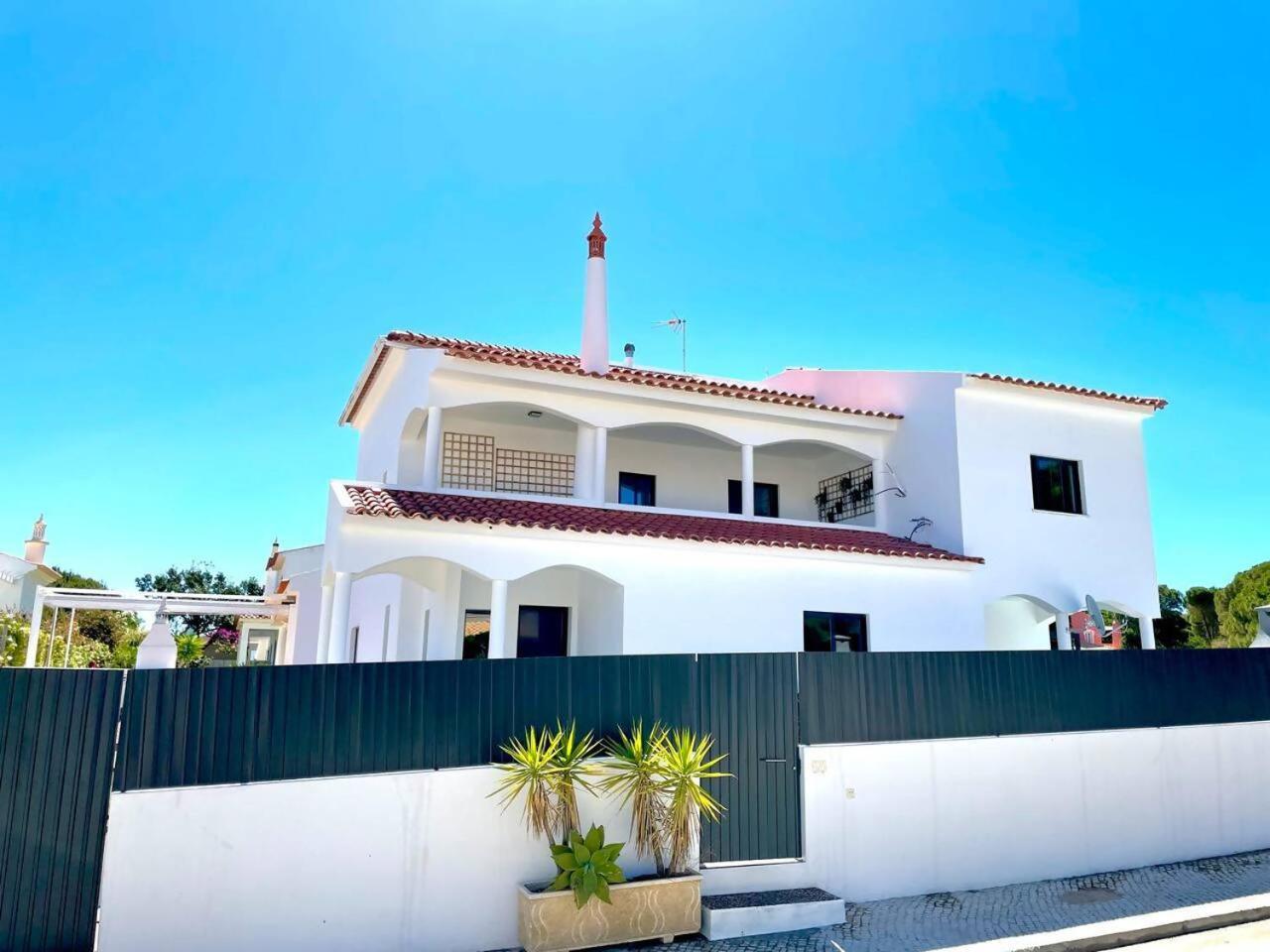 Villa photo 2