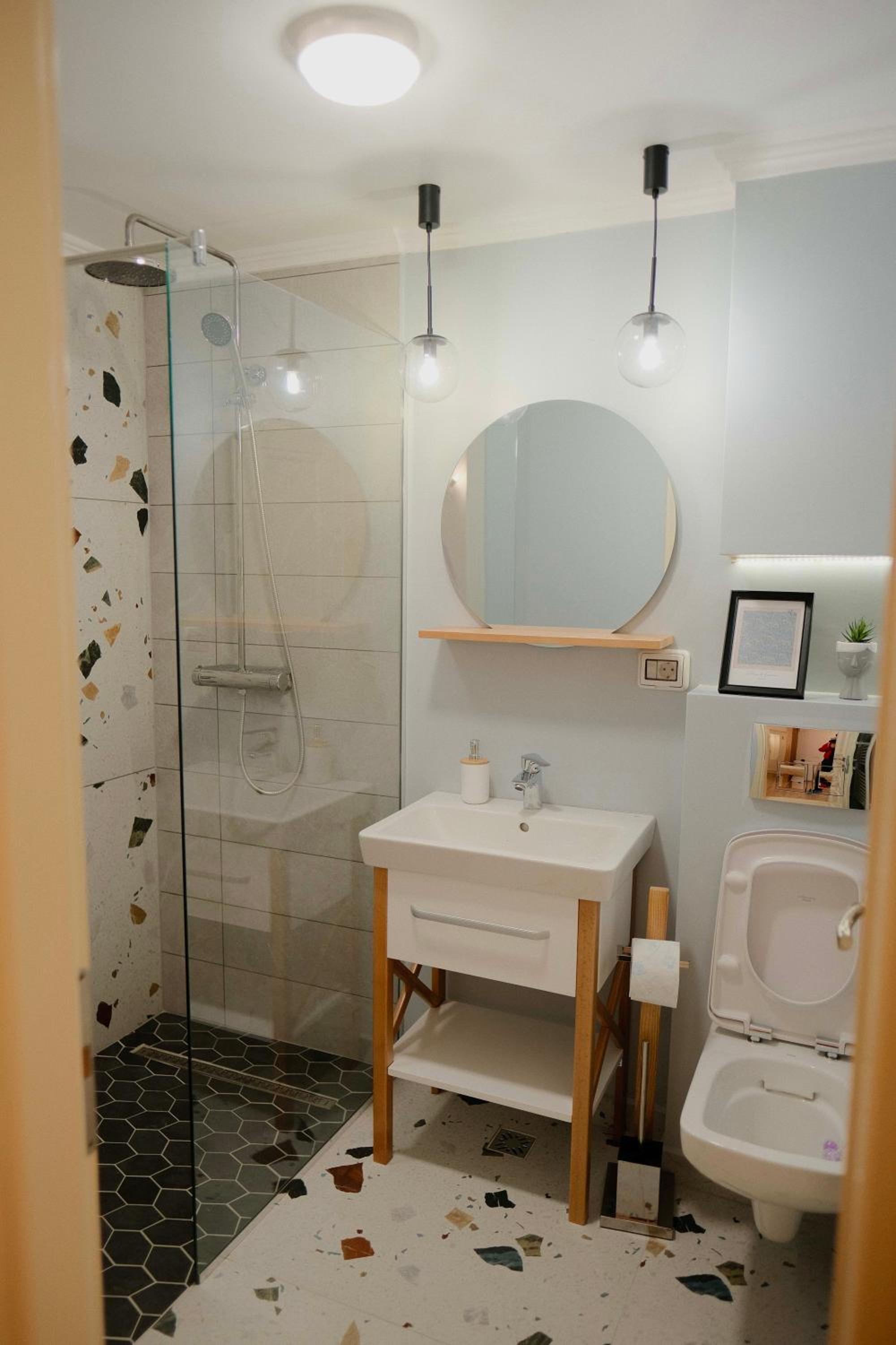 One-Bedroom Apartment with Balcony photo 3