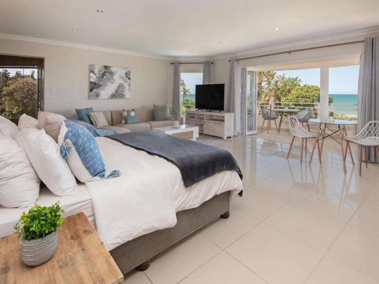 Deluxe Holiday Home photo 1