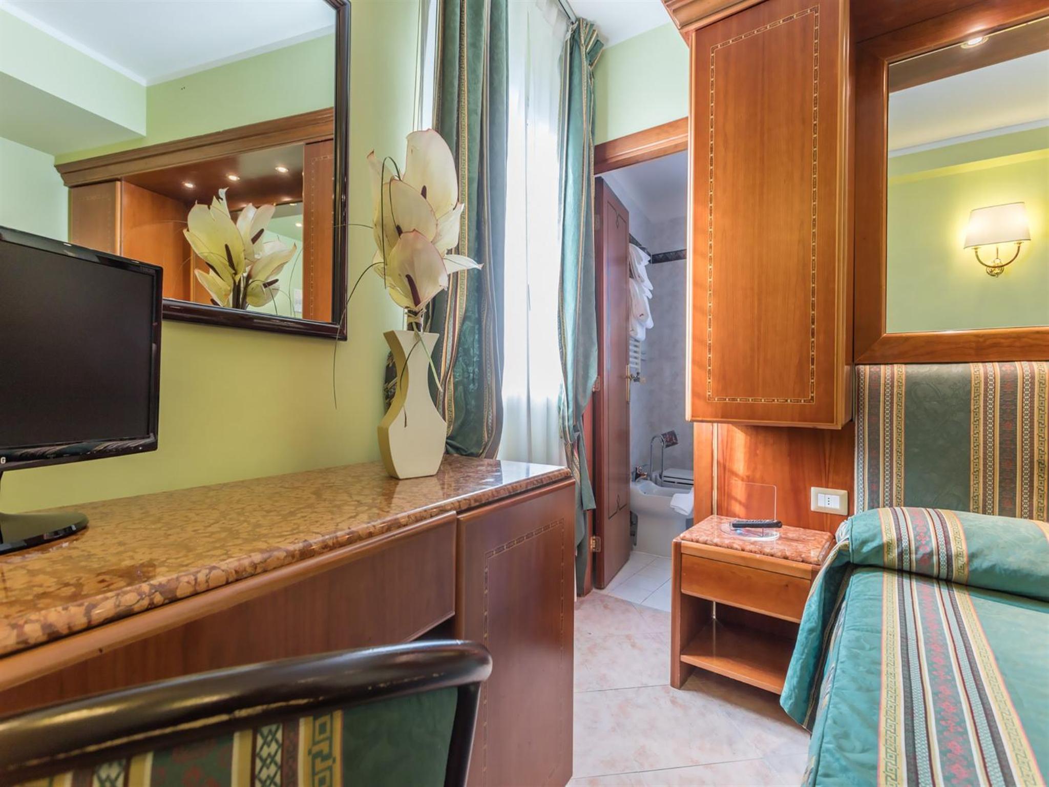 Economy Double or Twin Room photo 2