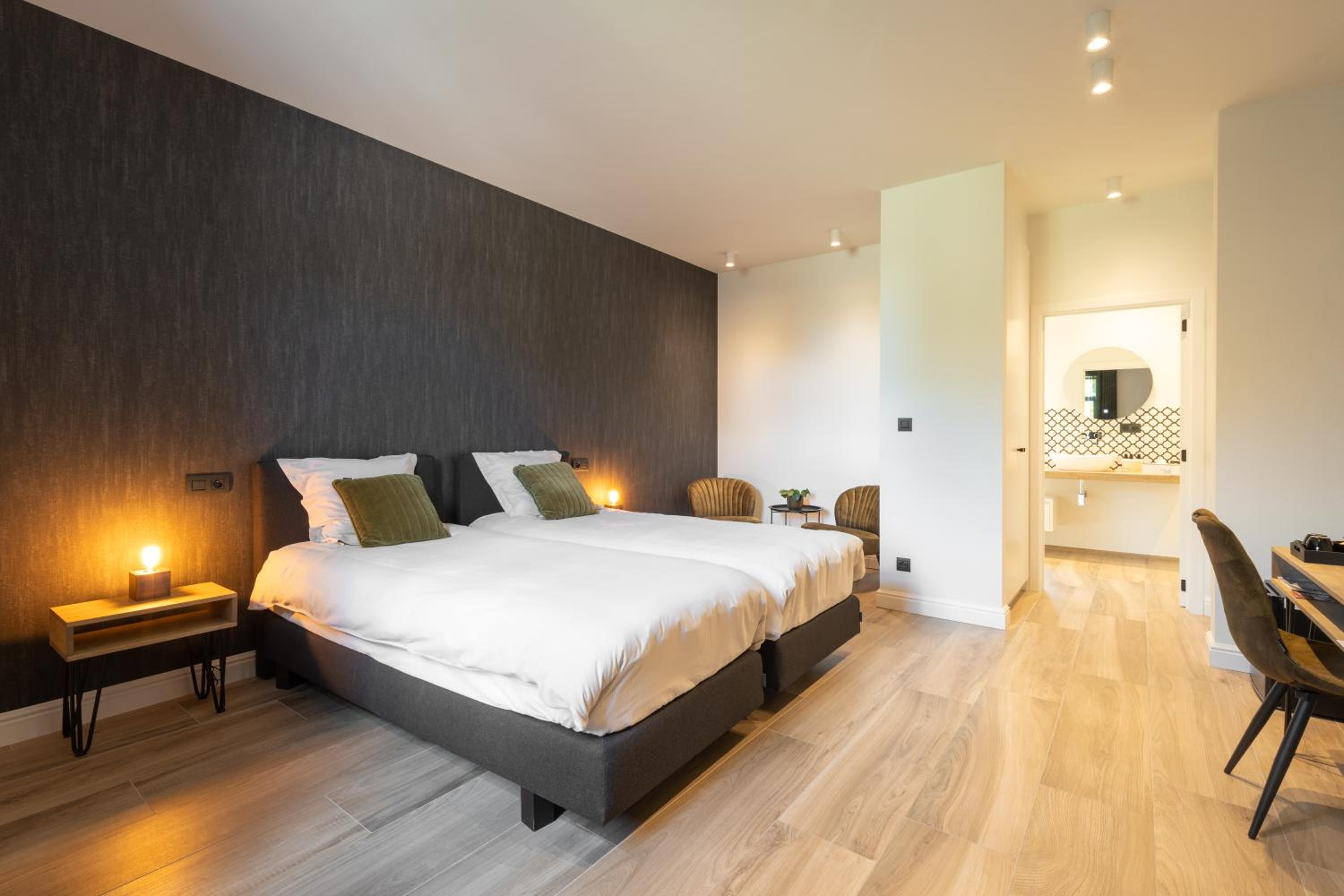 Double Room With Private Bathroom photo 2