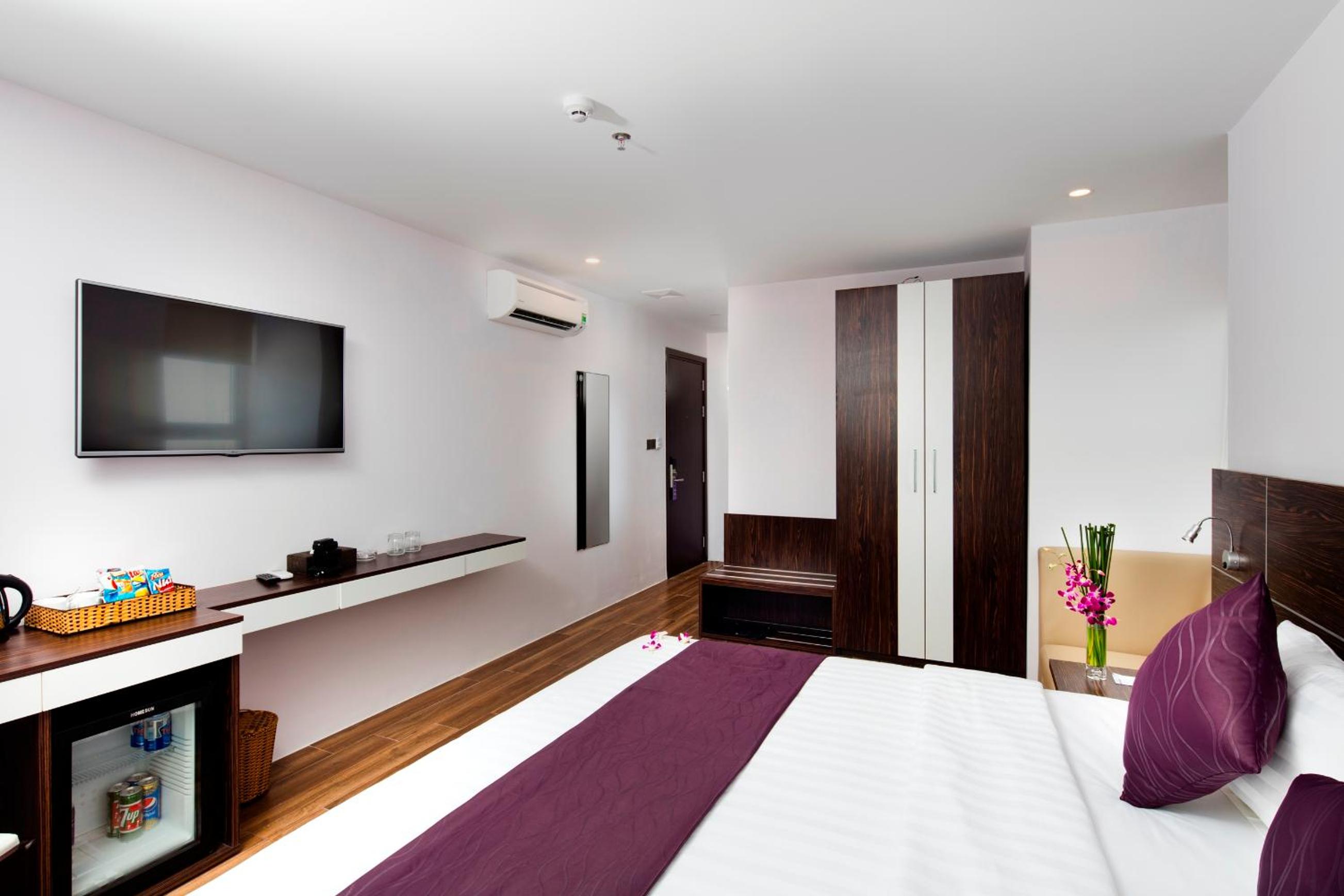 Deluxe Double Room With City View And Balcony photo 3
