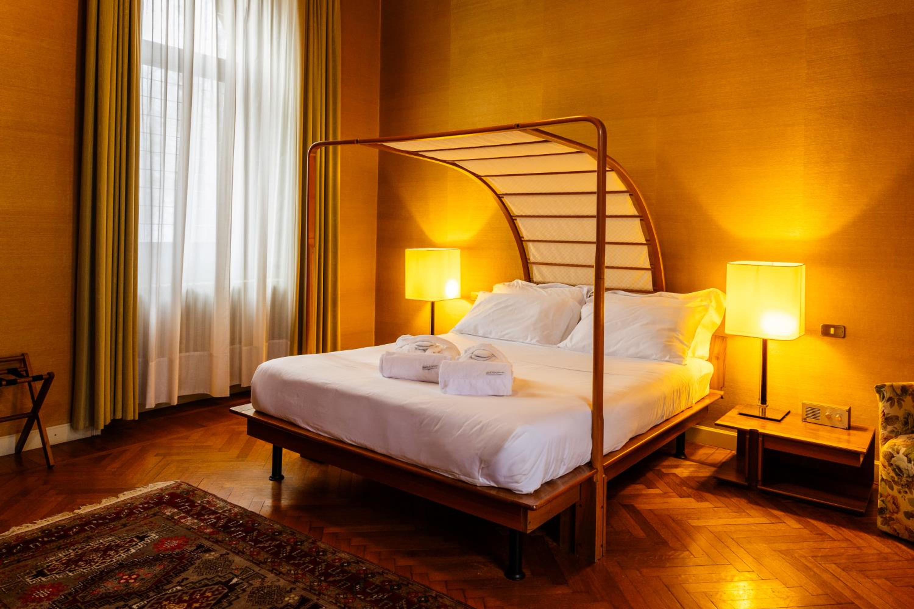 Deluxe King Suite