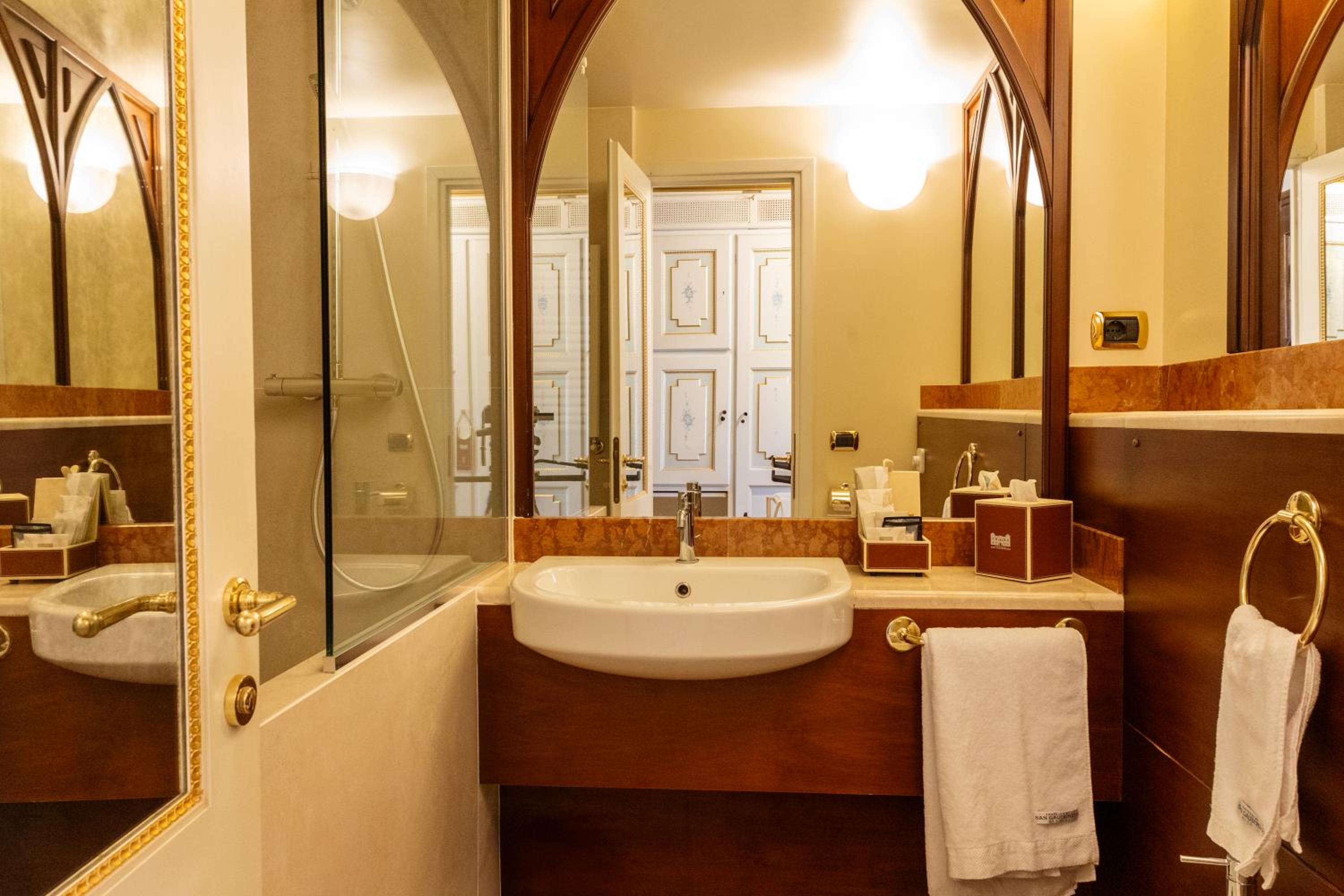 Superior Deluxe Double or Twin Room 