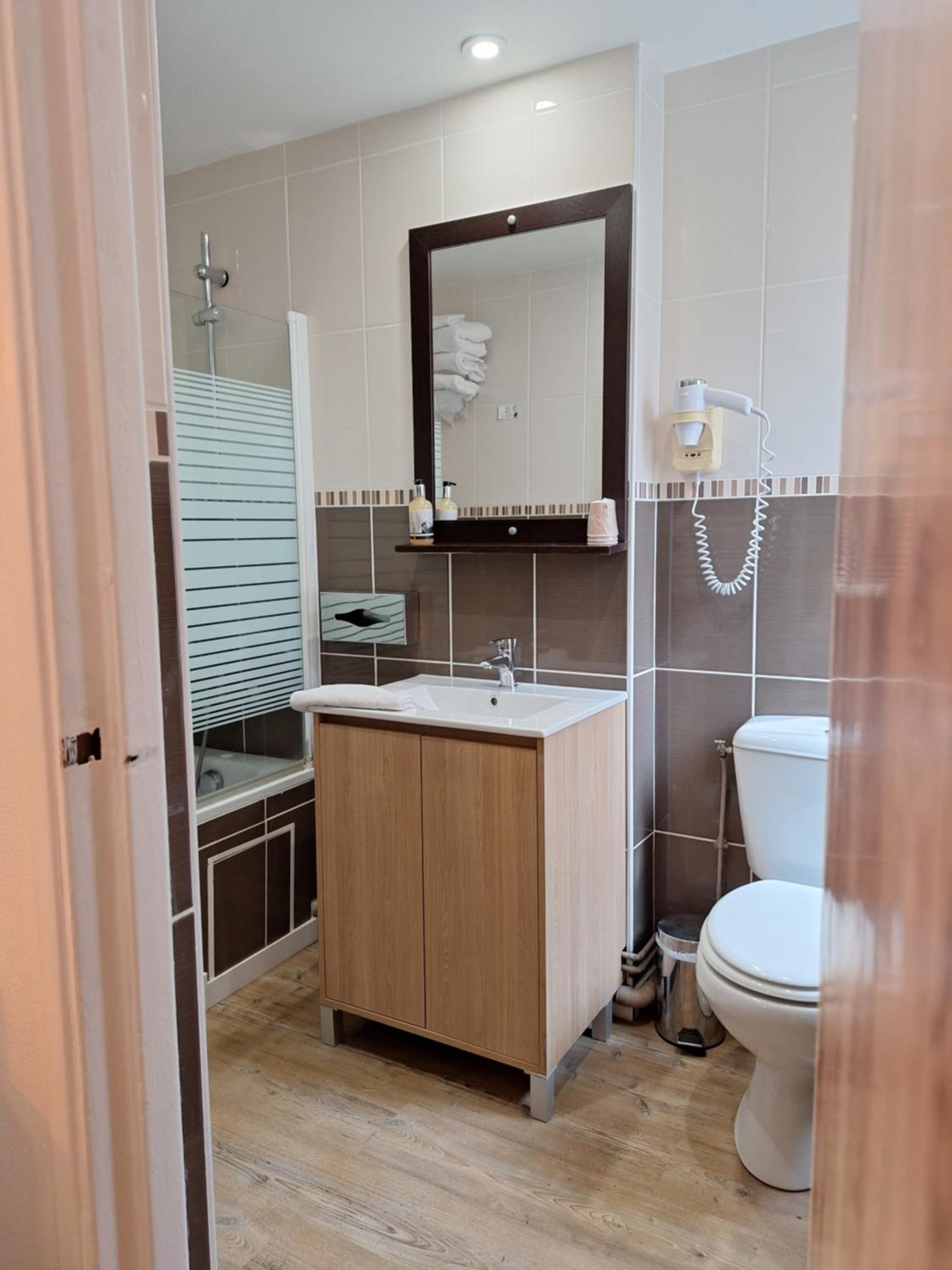 Superior Triple Room - Photo 4