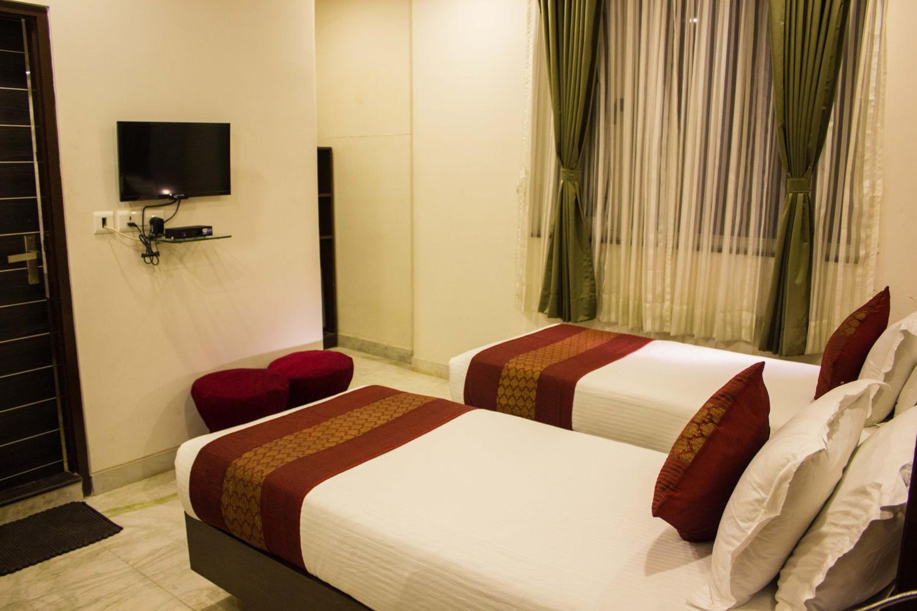 Standard Twin Room - Photo 4