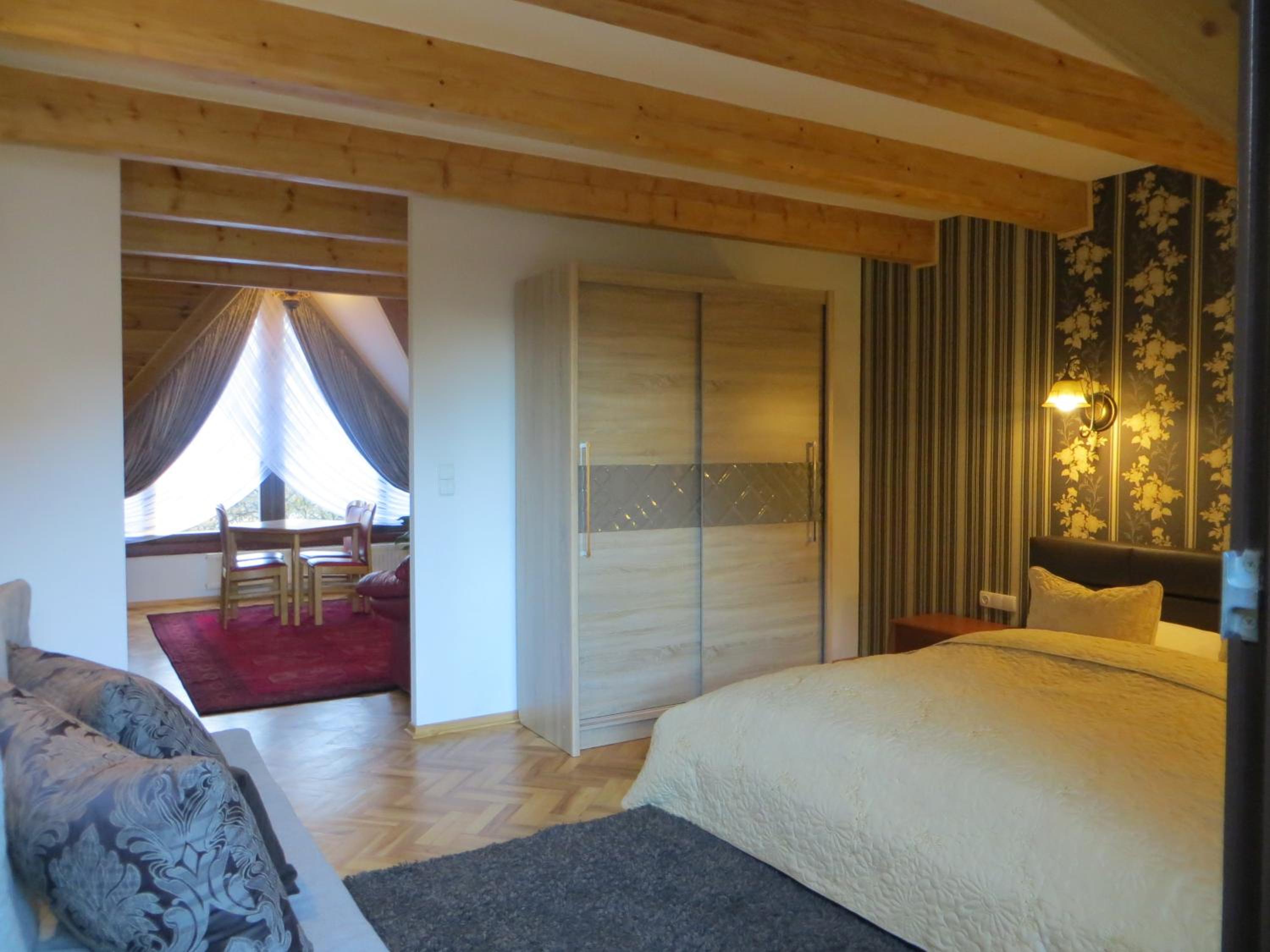 Family Suite with Balcony(2 bedroom & 1 living room) - Photo 10