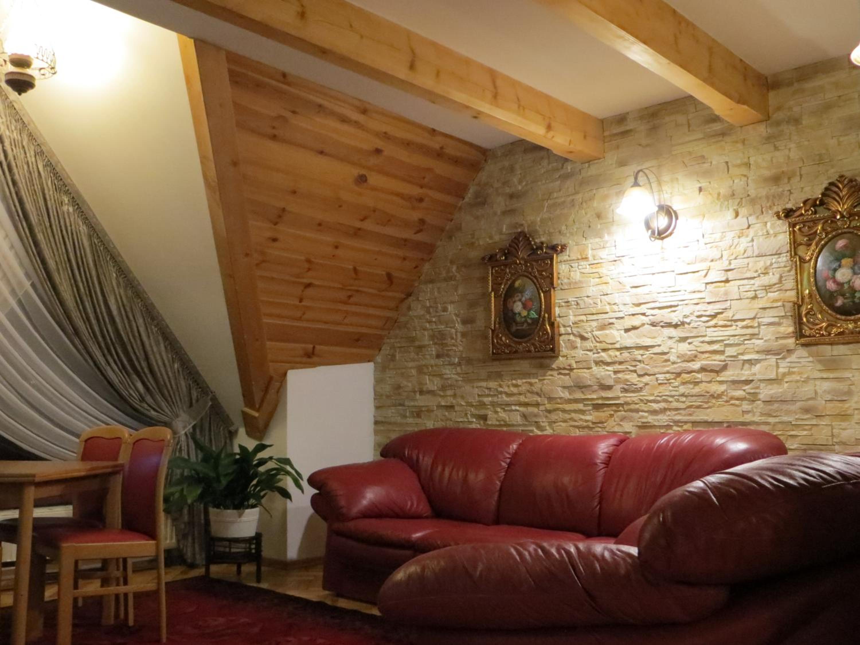 Family Suite with Balcony(2 bedroom & 1 living room) - Photo 2