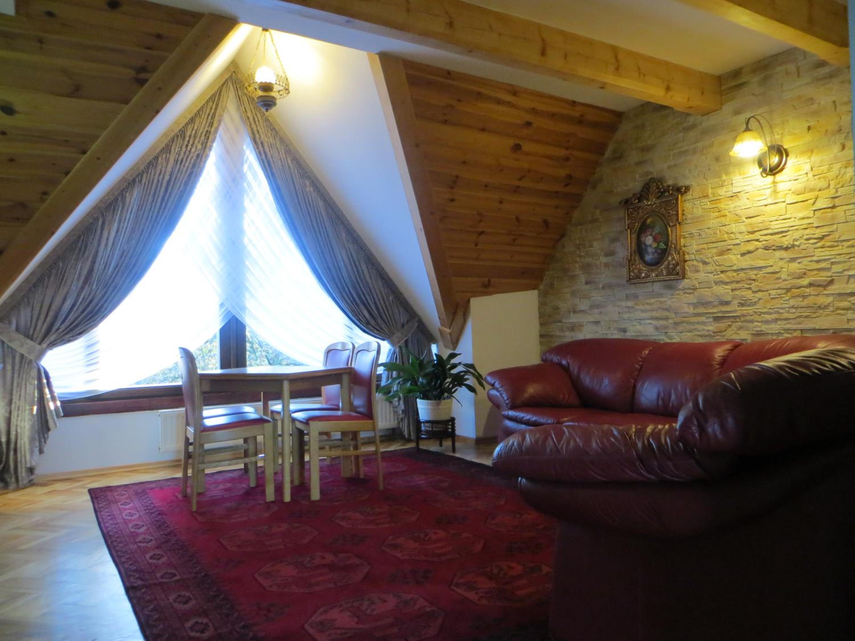 Family Suite with Balcony(2 bedroom & 1 living room) - Photo 3