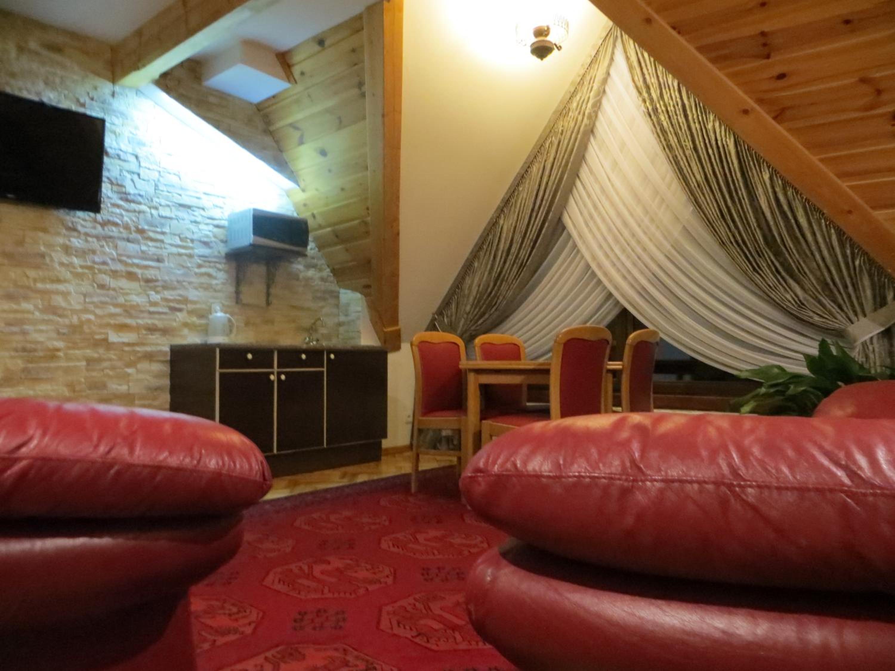 Family Suite with Balcony(2 bedroom & 1 living room) - Photo 11