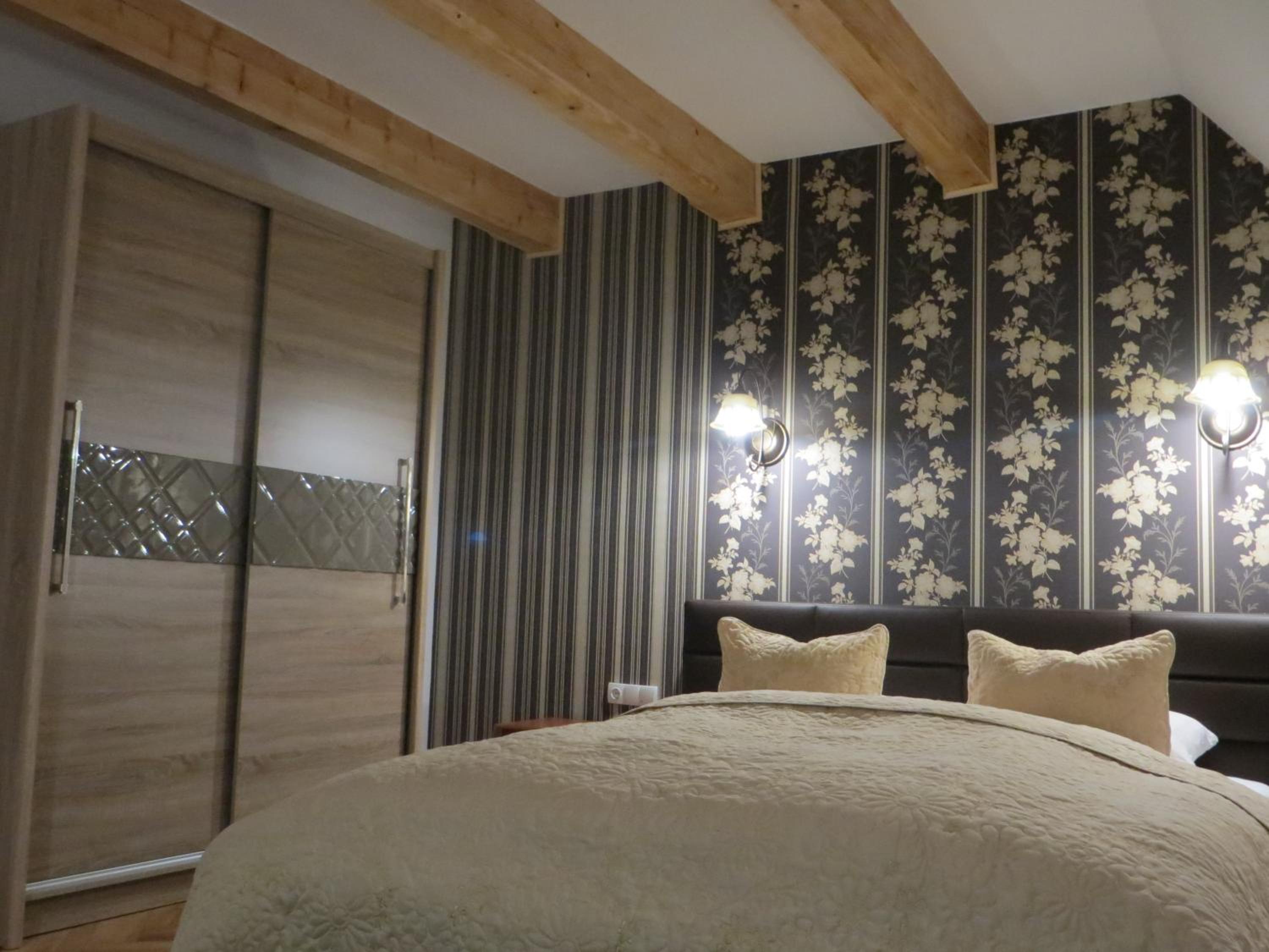 Family Suite with Balcony(2 bedroom & 1 living room) - Photo 12