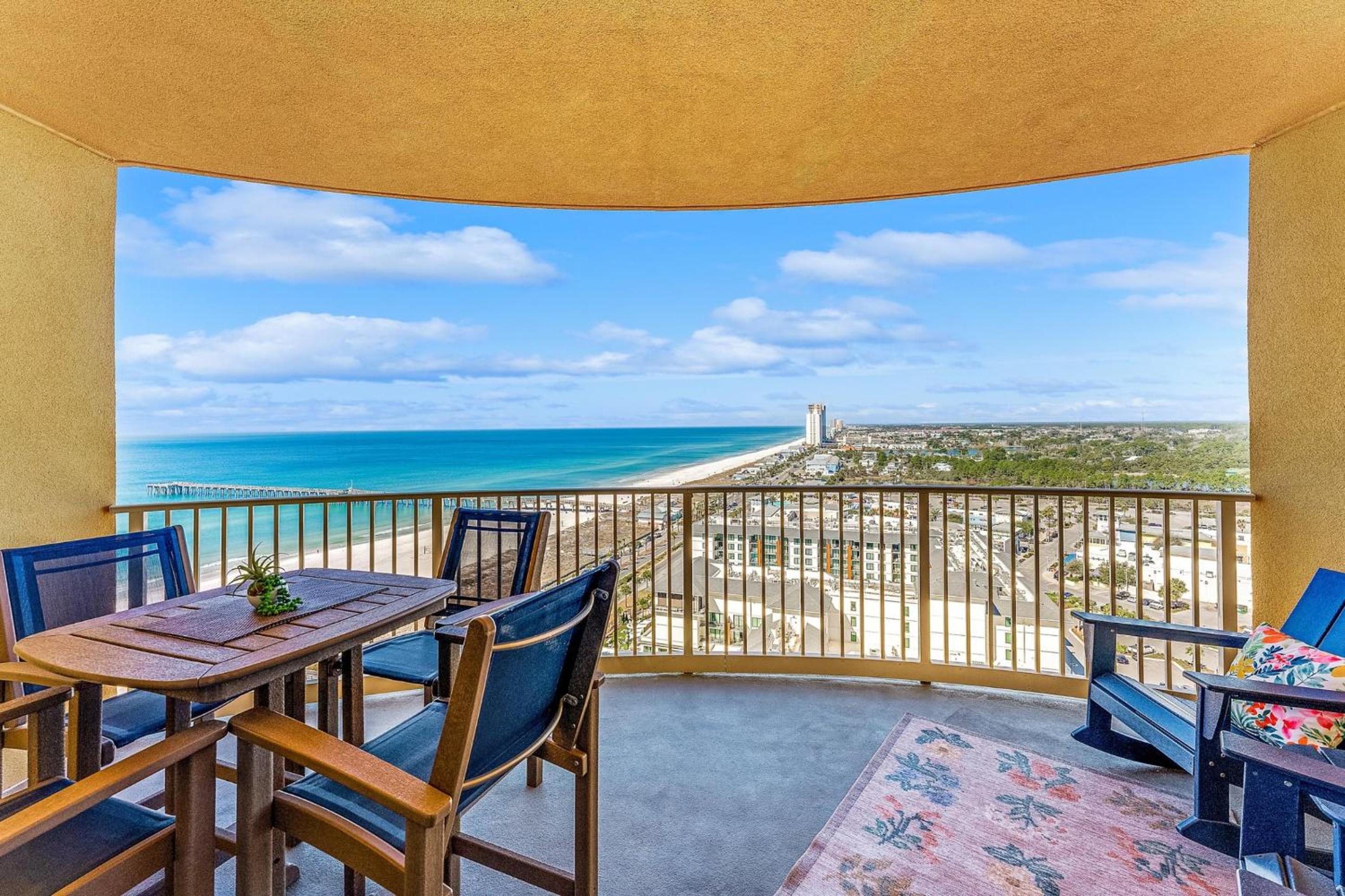 One-Bedroom Apartment with Pool View photo 1