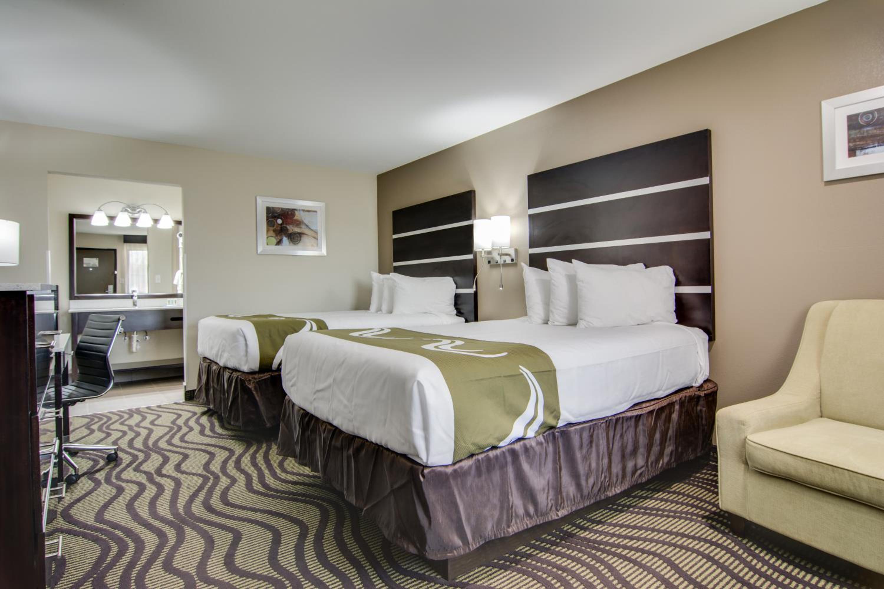Double Room with Two Double Beds - Upper Floor photo 3