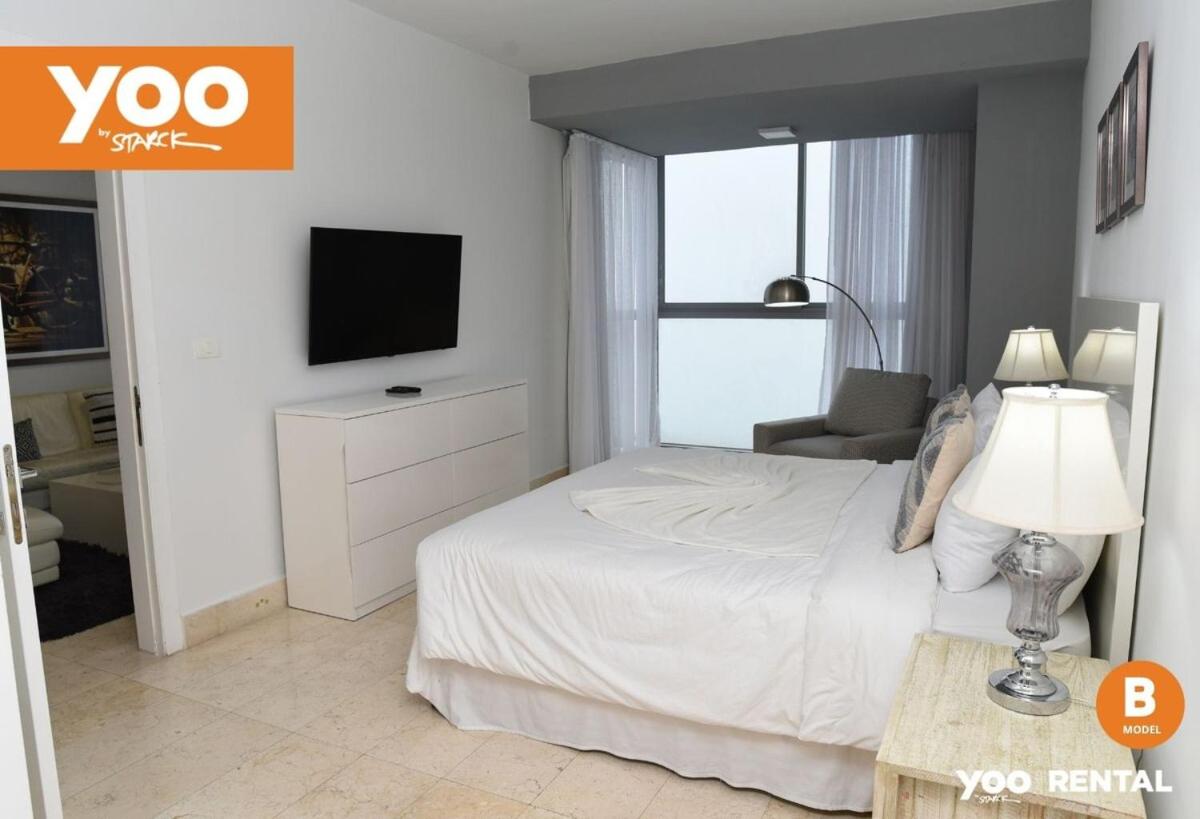 Deluxe One-Bedroom Apartment with Ocean View photo 2