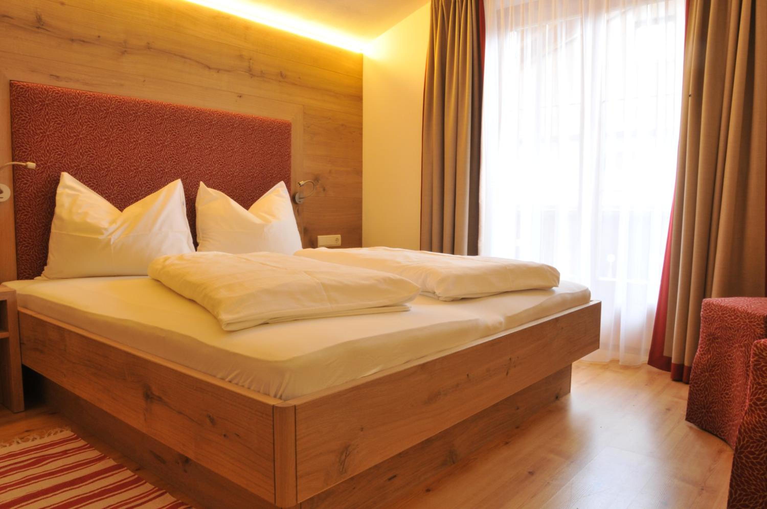 Standard Double Room - Photo 2