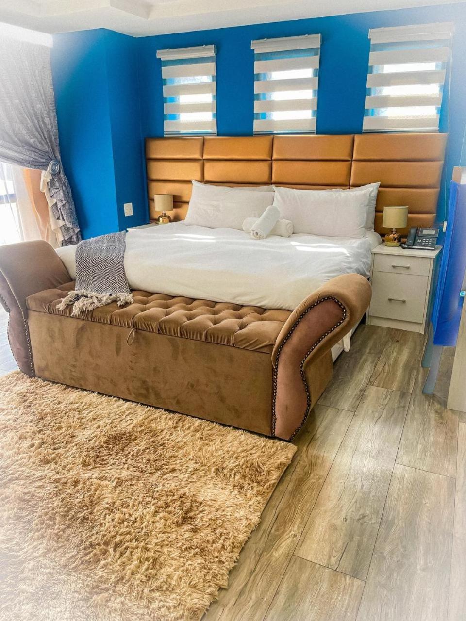 Double Room - Photo 6