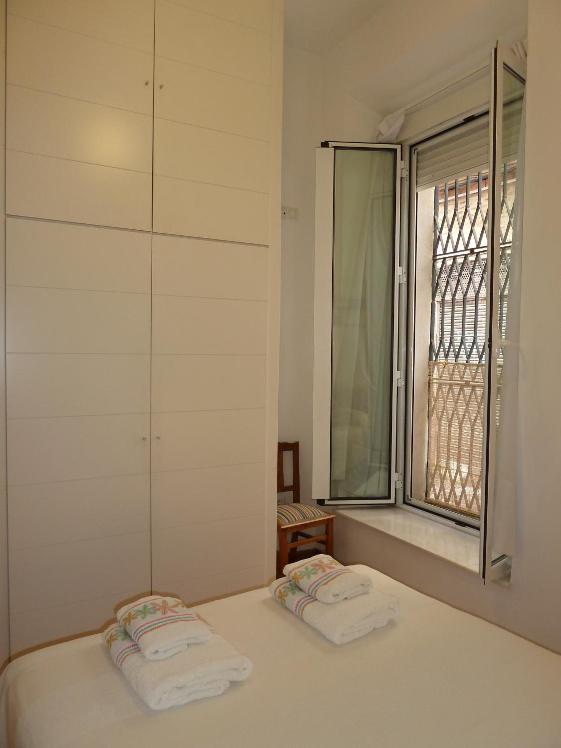 One-Bedroom Apartment A - Photo 3