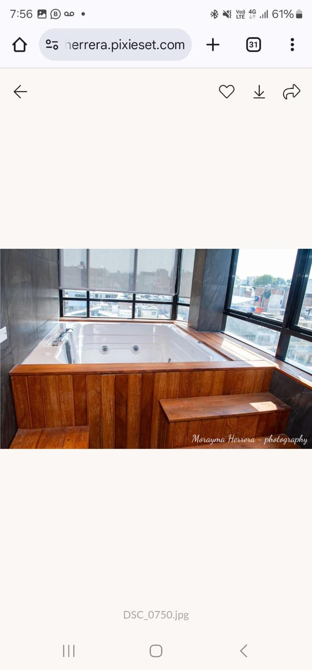 Queen Suite with Spa Bath