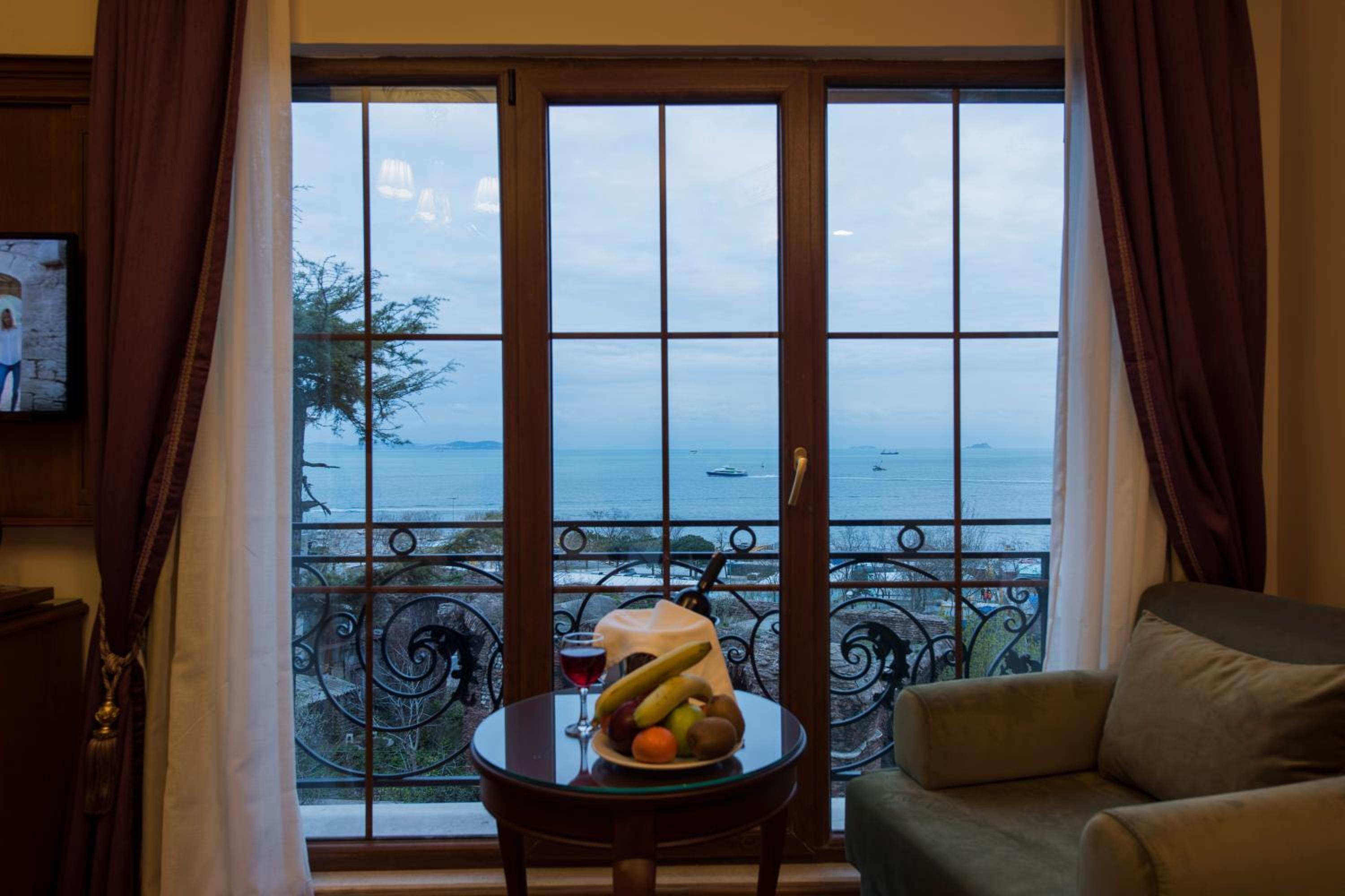 Superior Suite Sea and Bucoleon Palace View photo 2