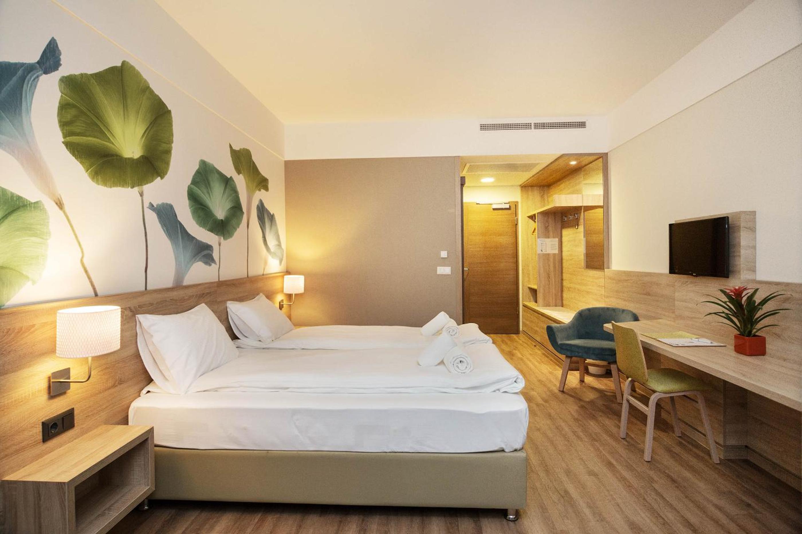 Standard Twin Room photo 2