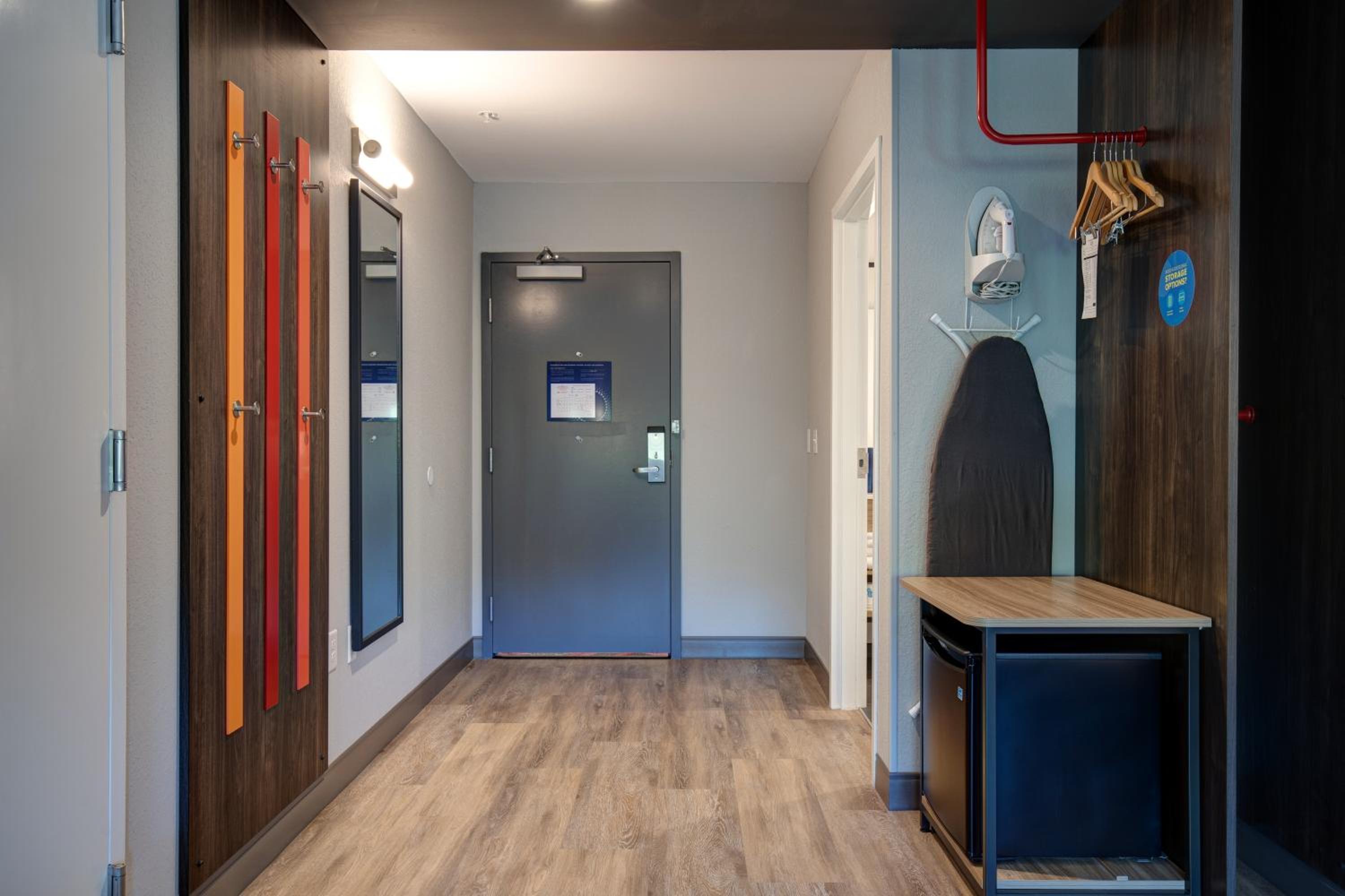 Standard King Room - Photo 4