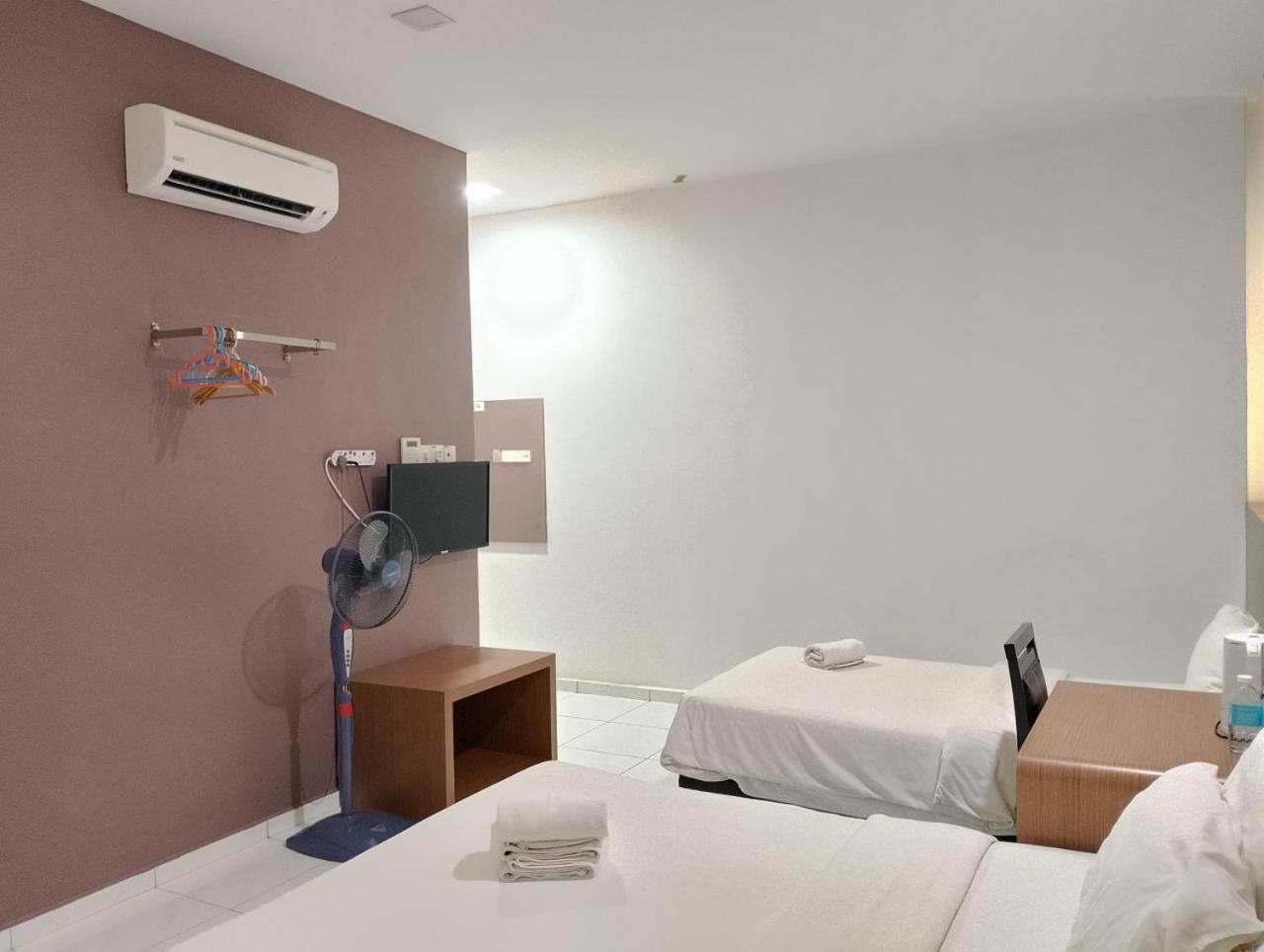 Deluxe Room (2 Adults + 1 Child) photo 2