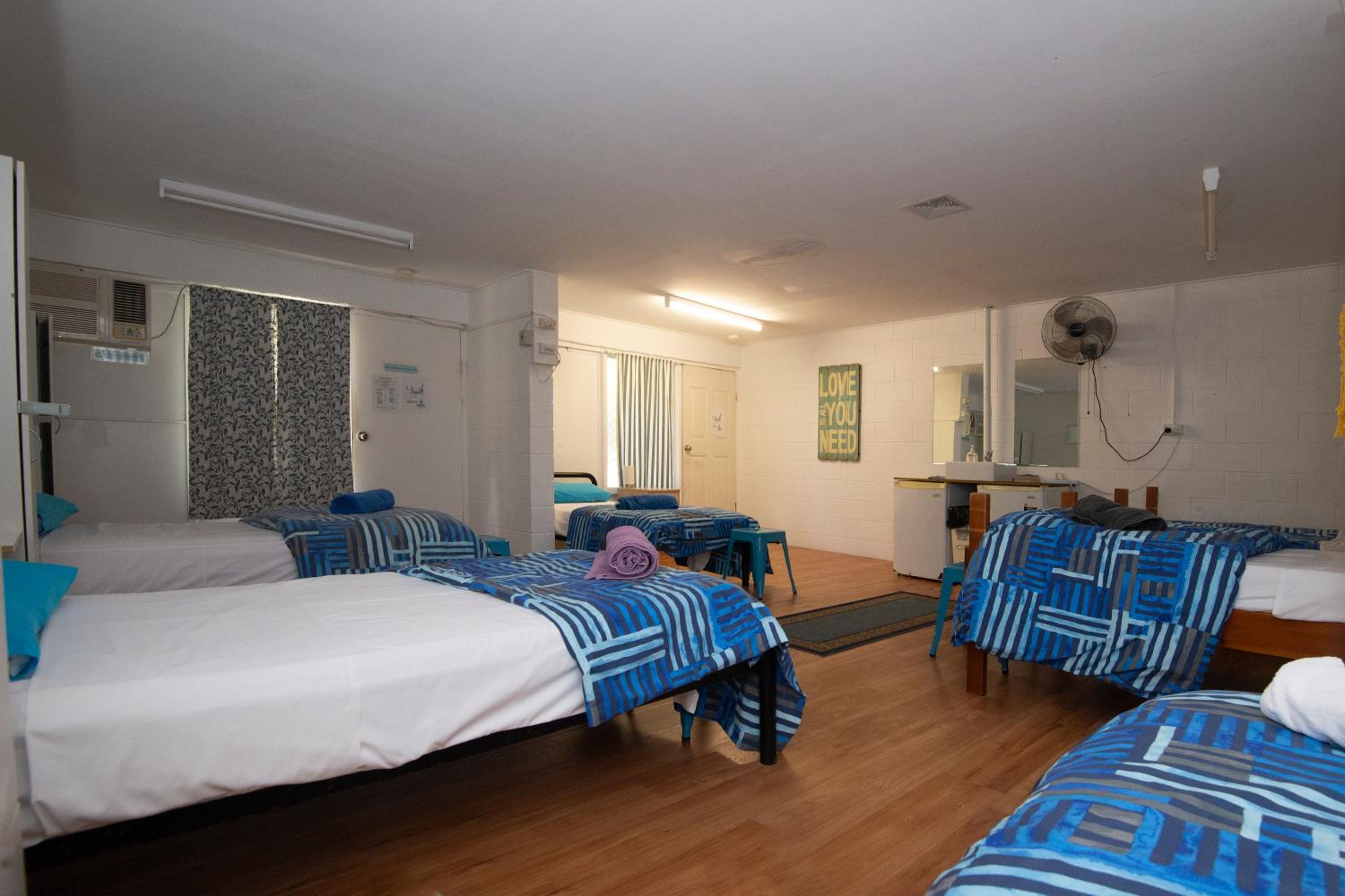 6-Bed Female Dormitory Room photo 3