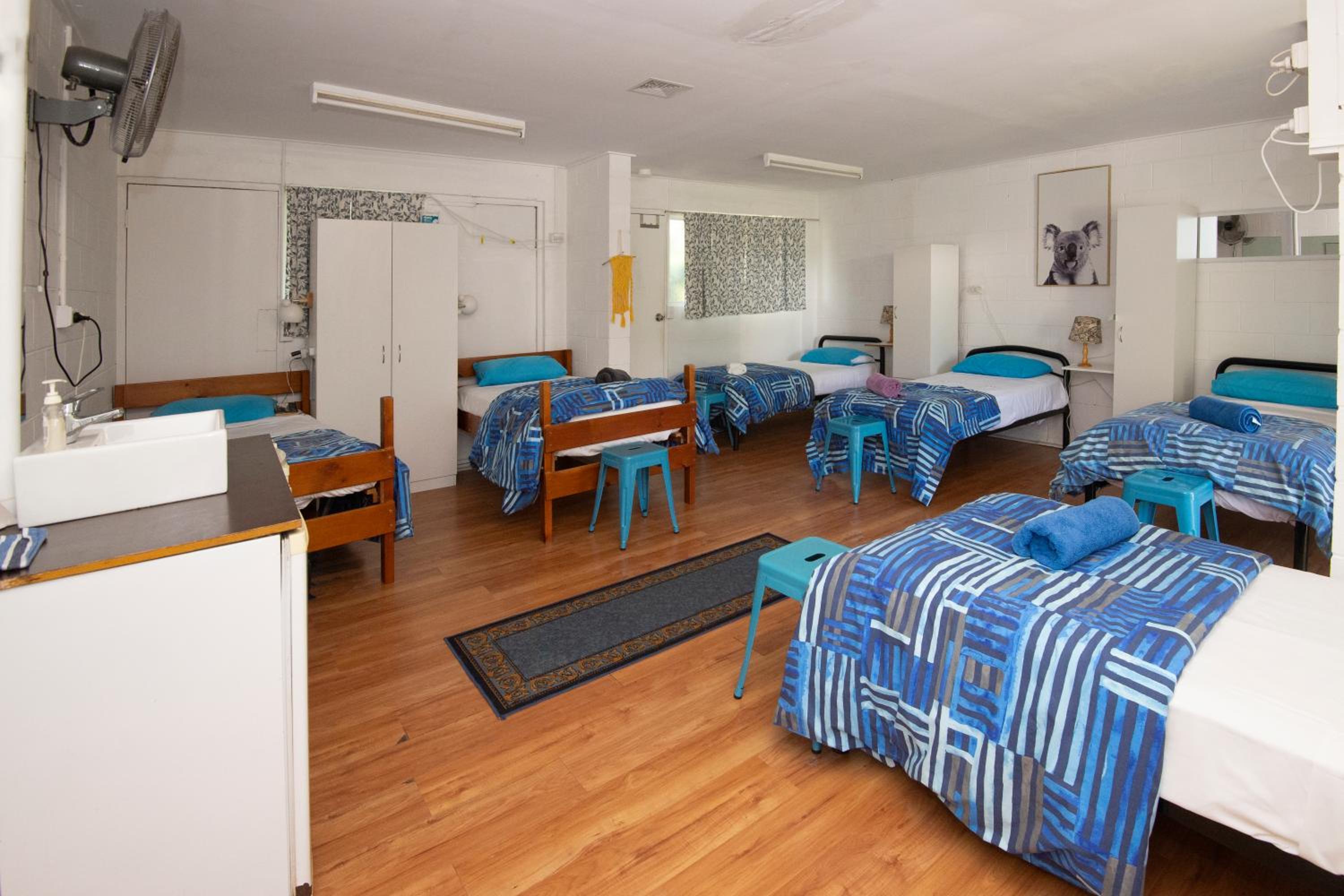 6-Bed Female Dormitory Room photo 2