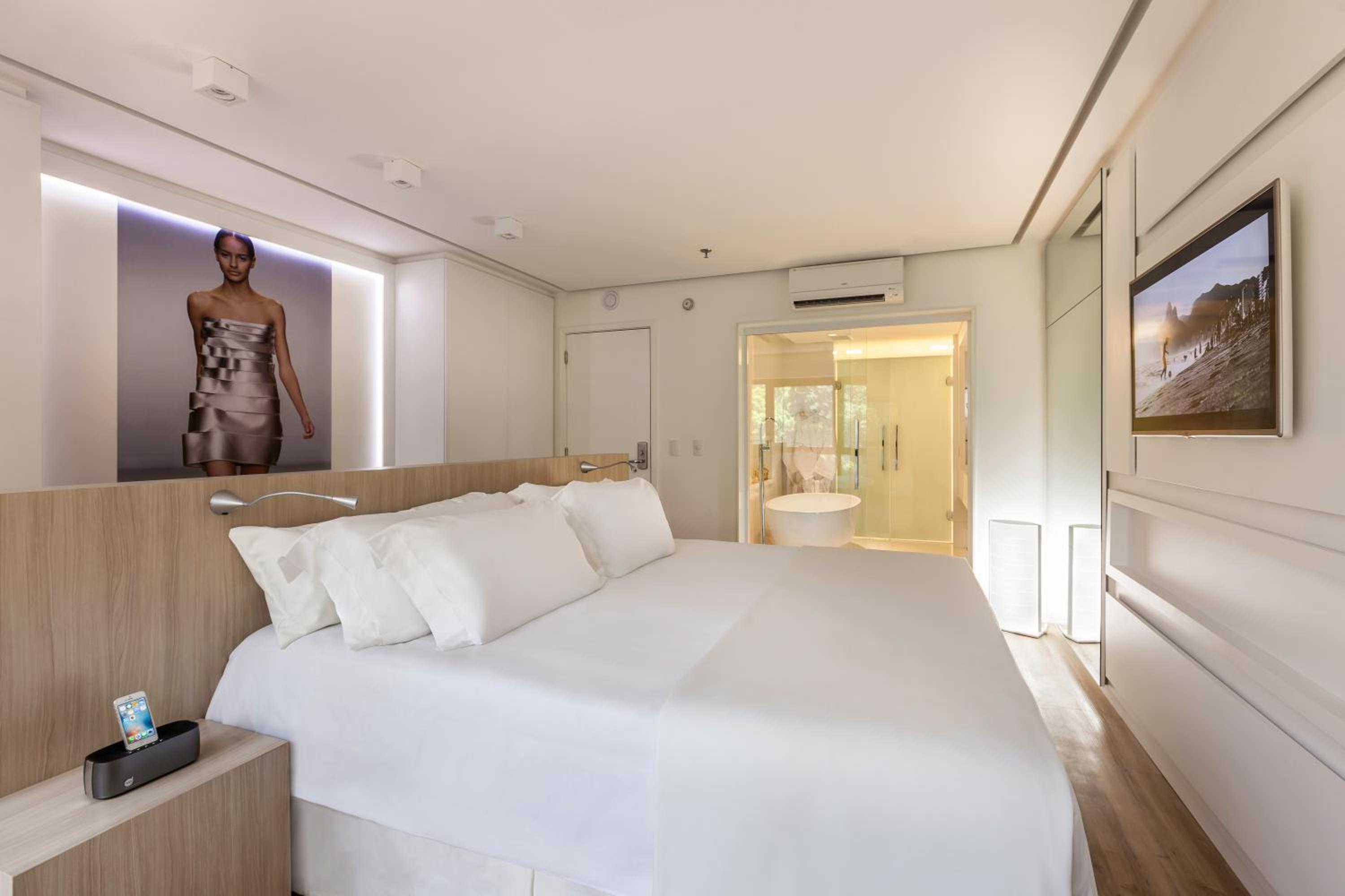Premium King Room photo 1