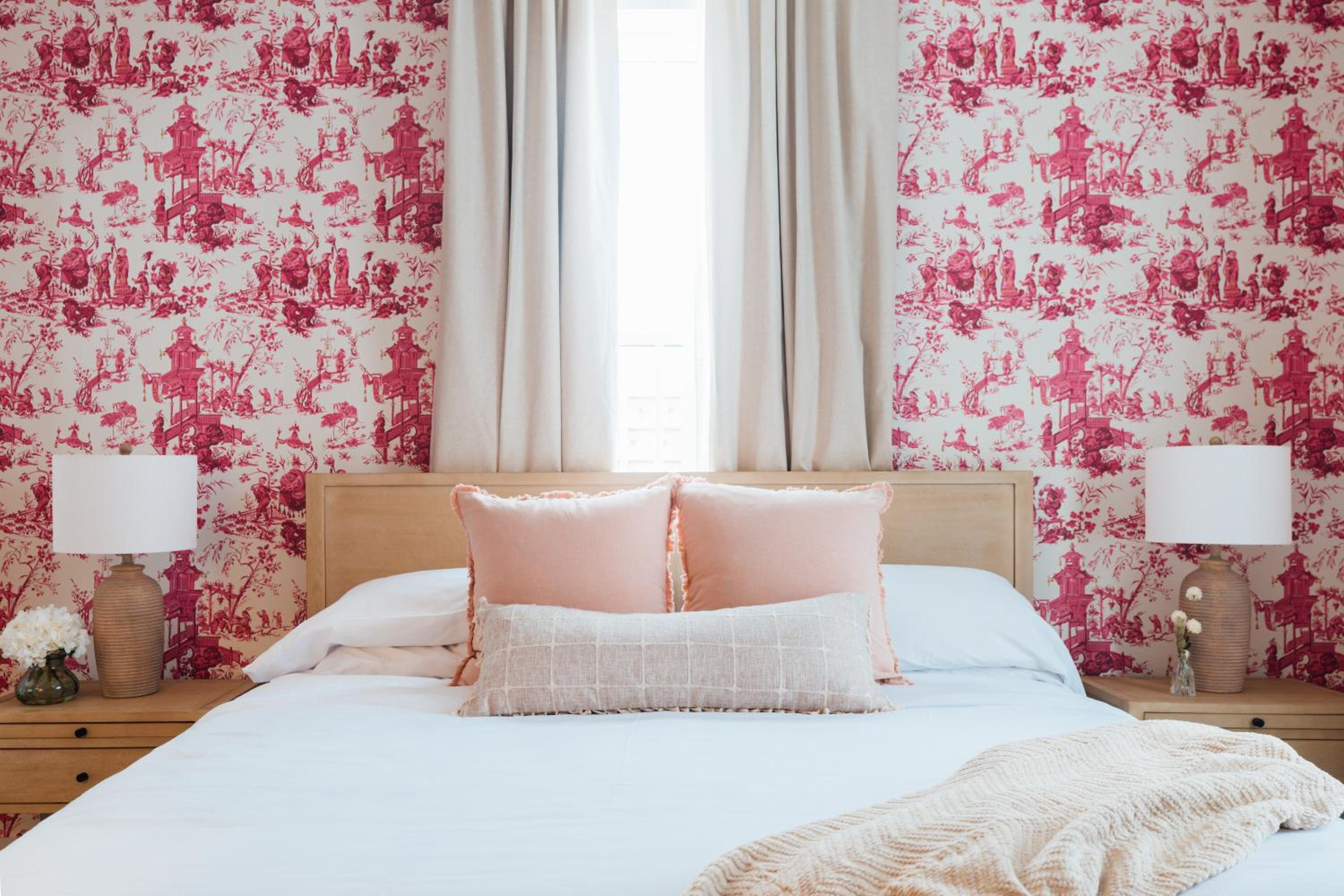 Deluxe King Room - Photo 5