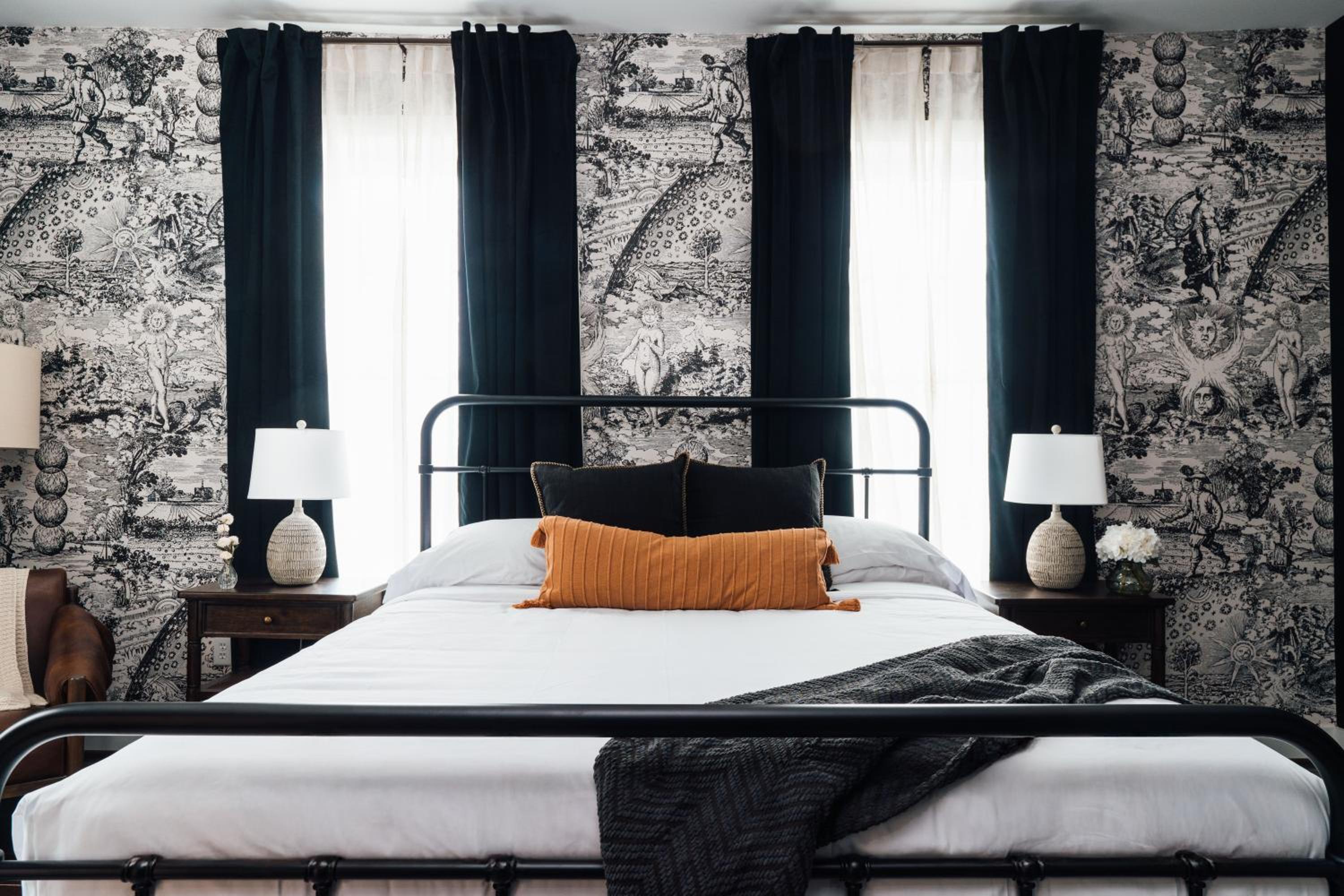 Deluxe King Room - Photo 6