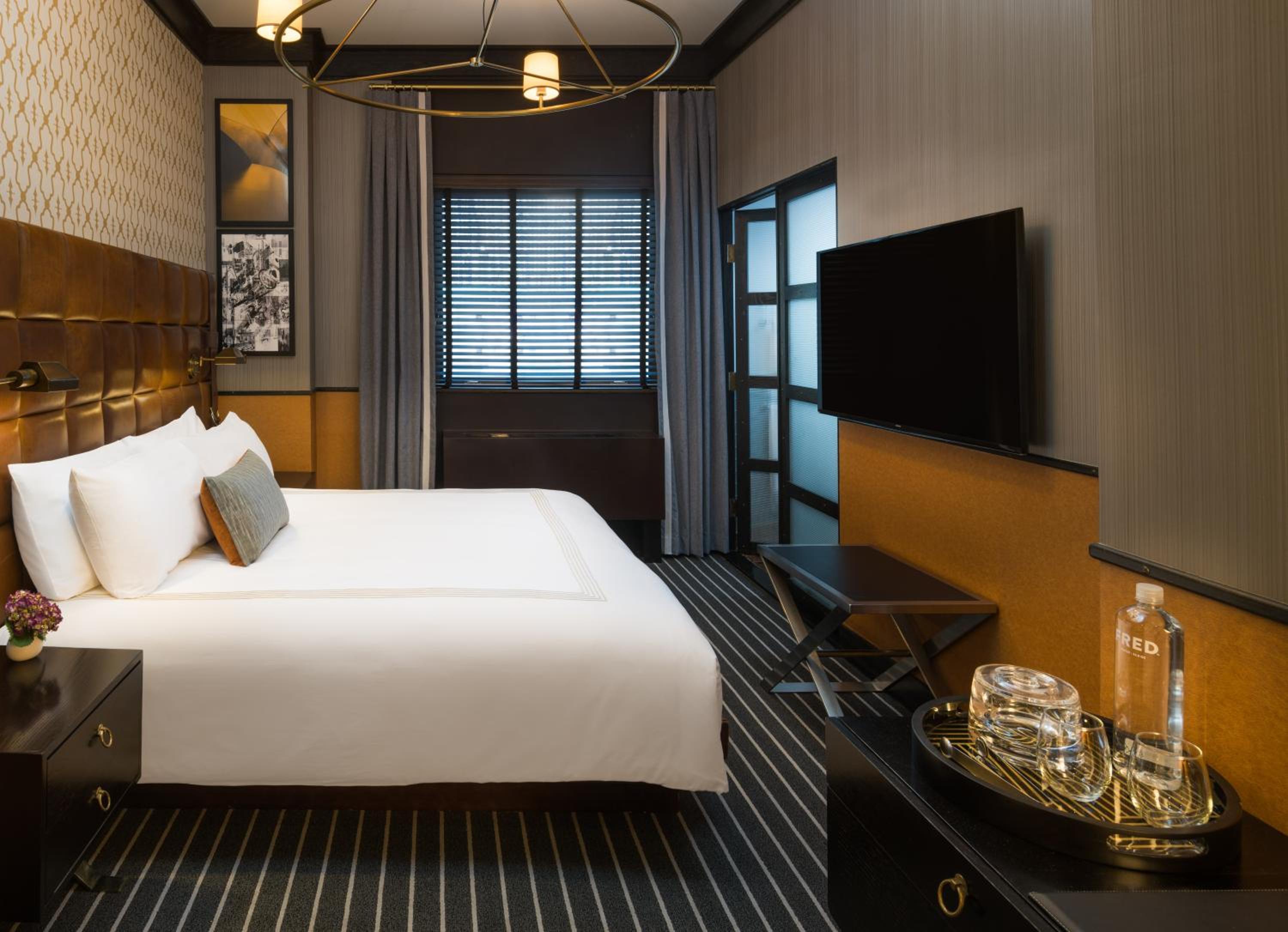 King Room thumbnail 5