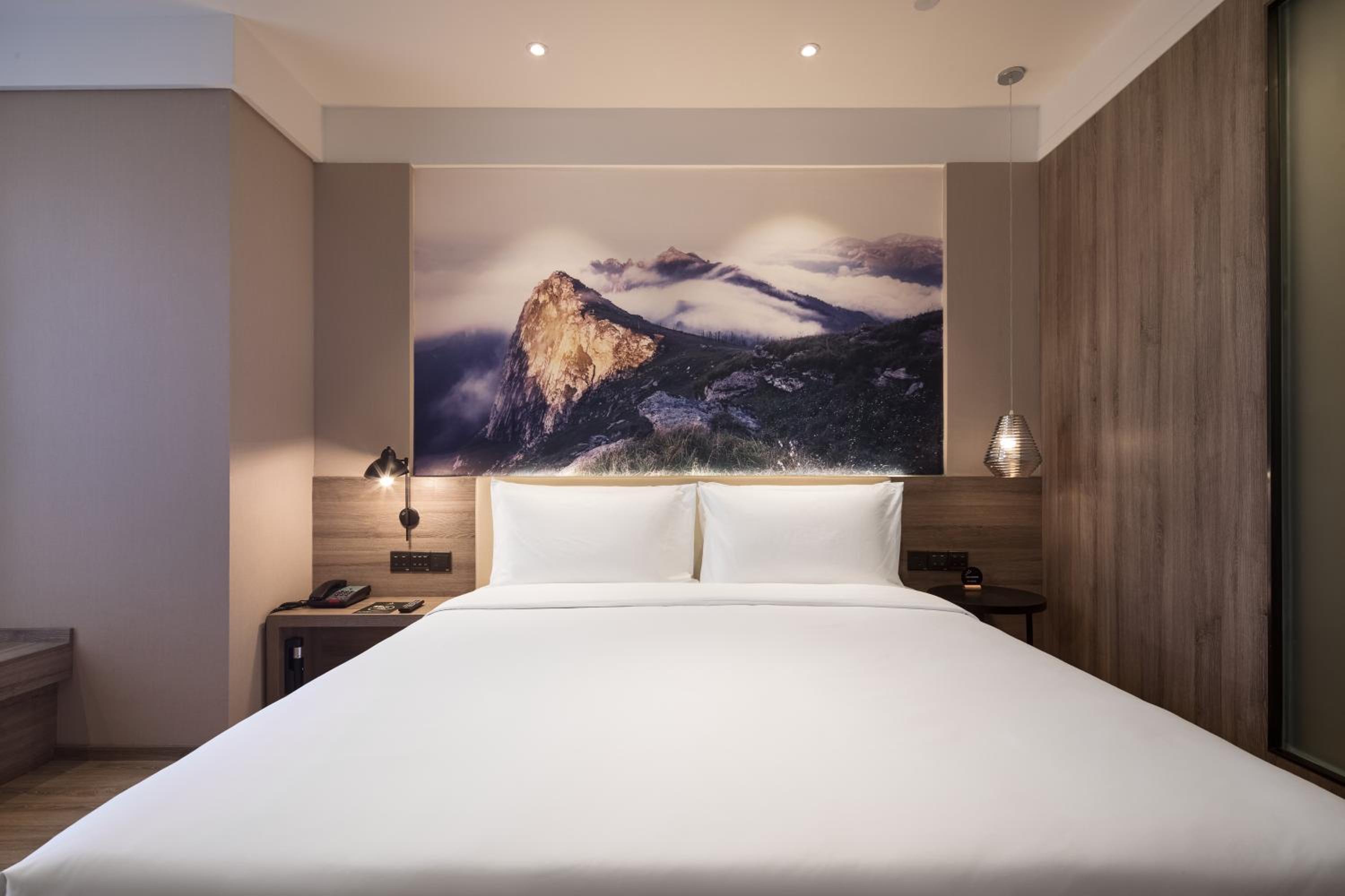 Standard King Room