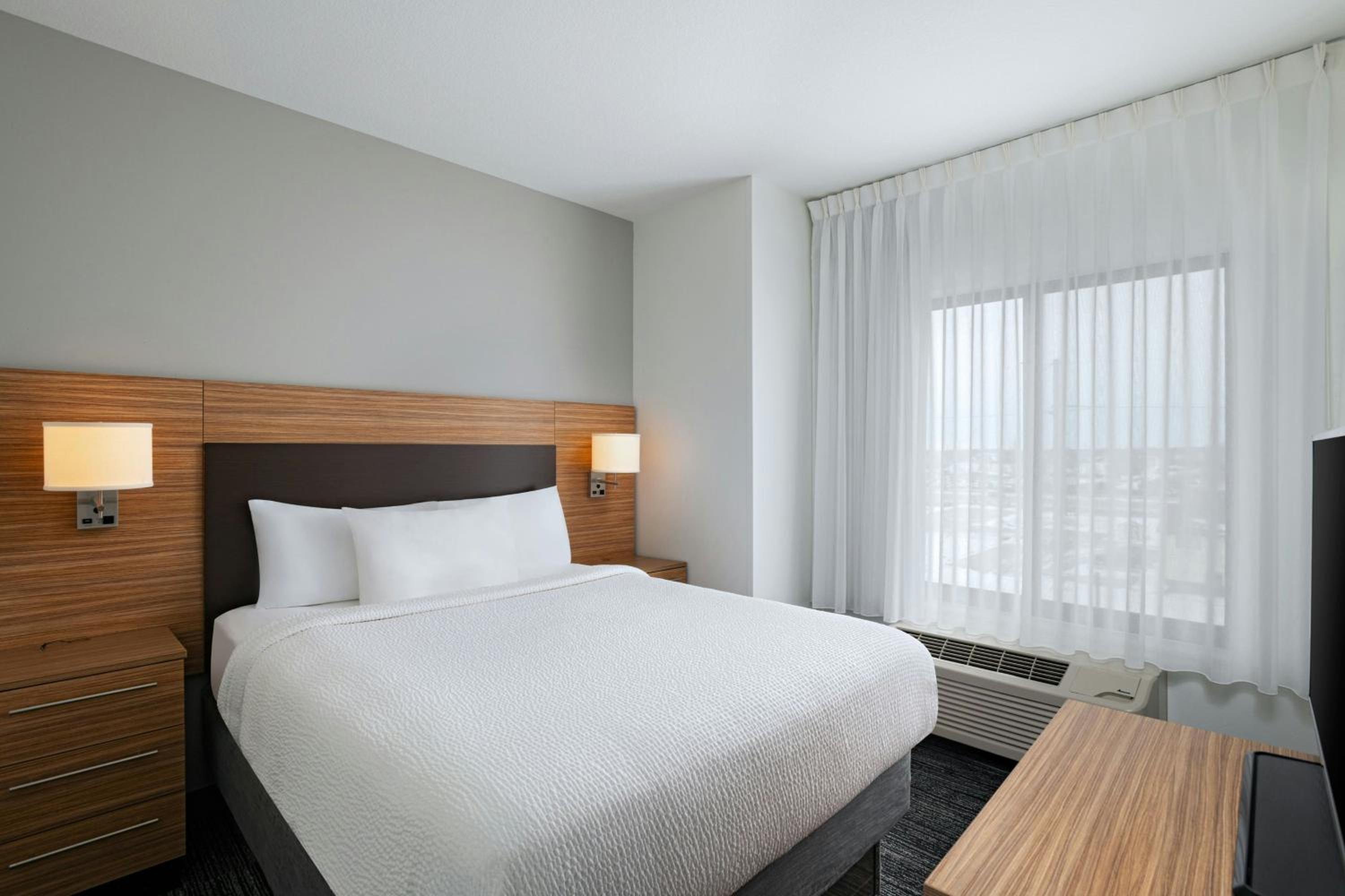 Two-Bedroom Suite - Mobility Accessible with Tub photo 1