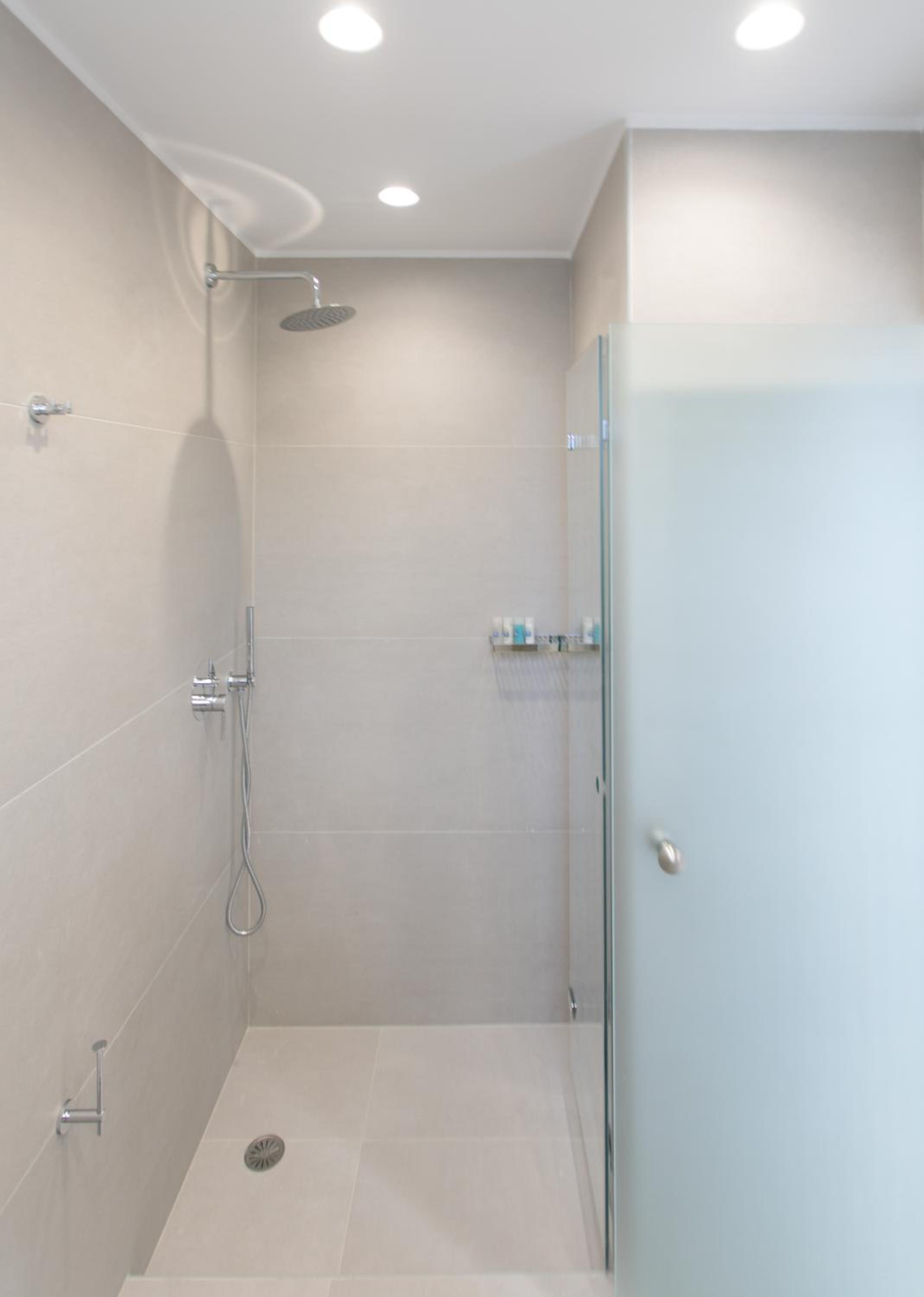 Standard Double or Twin Room - Photo 7