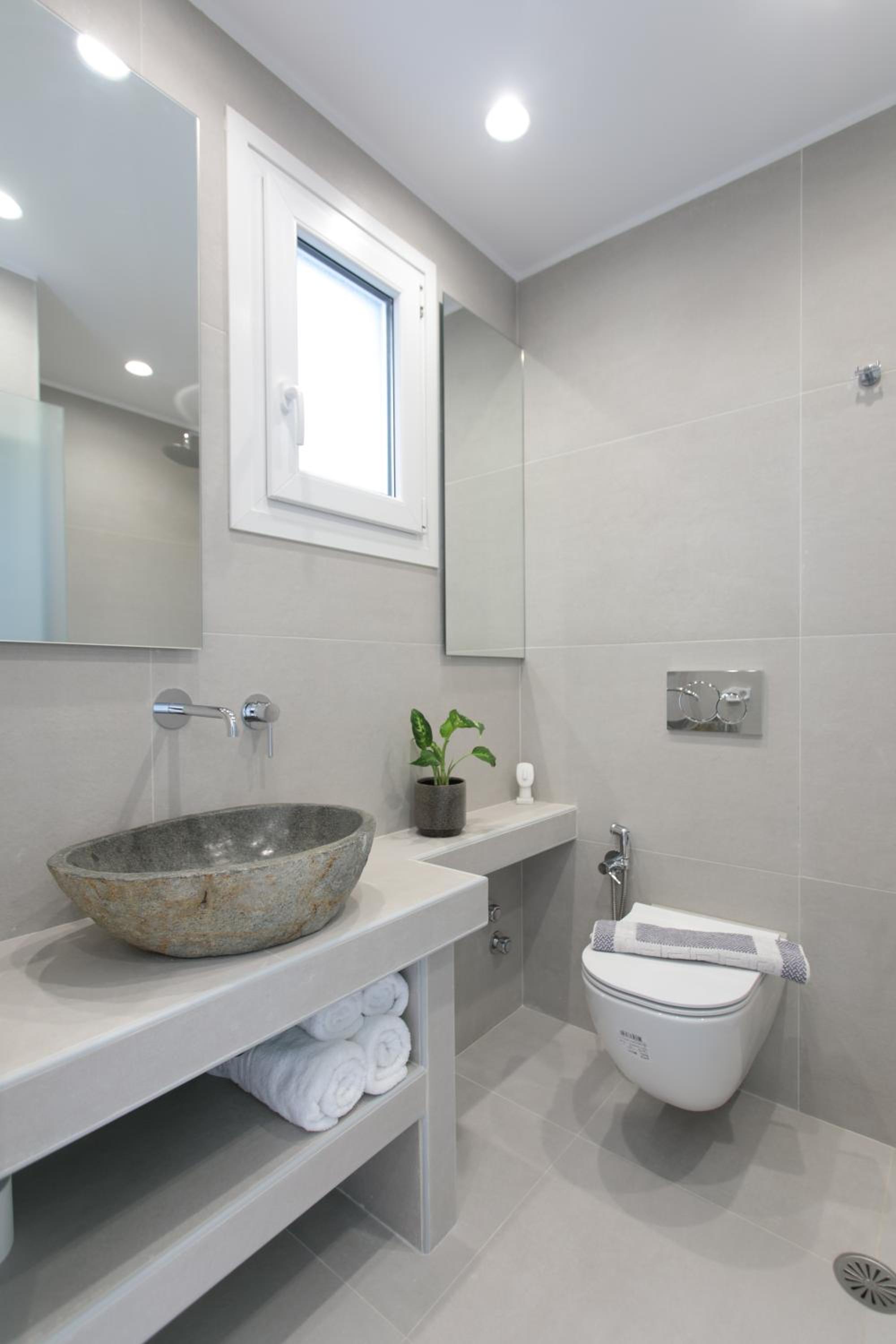 Standard Double or Twin Room - Photo 12
