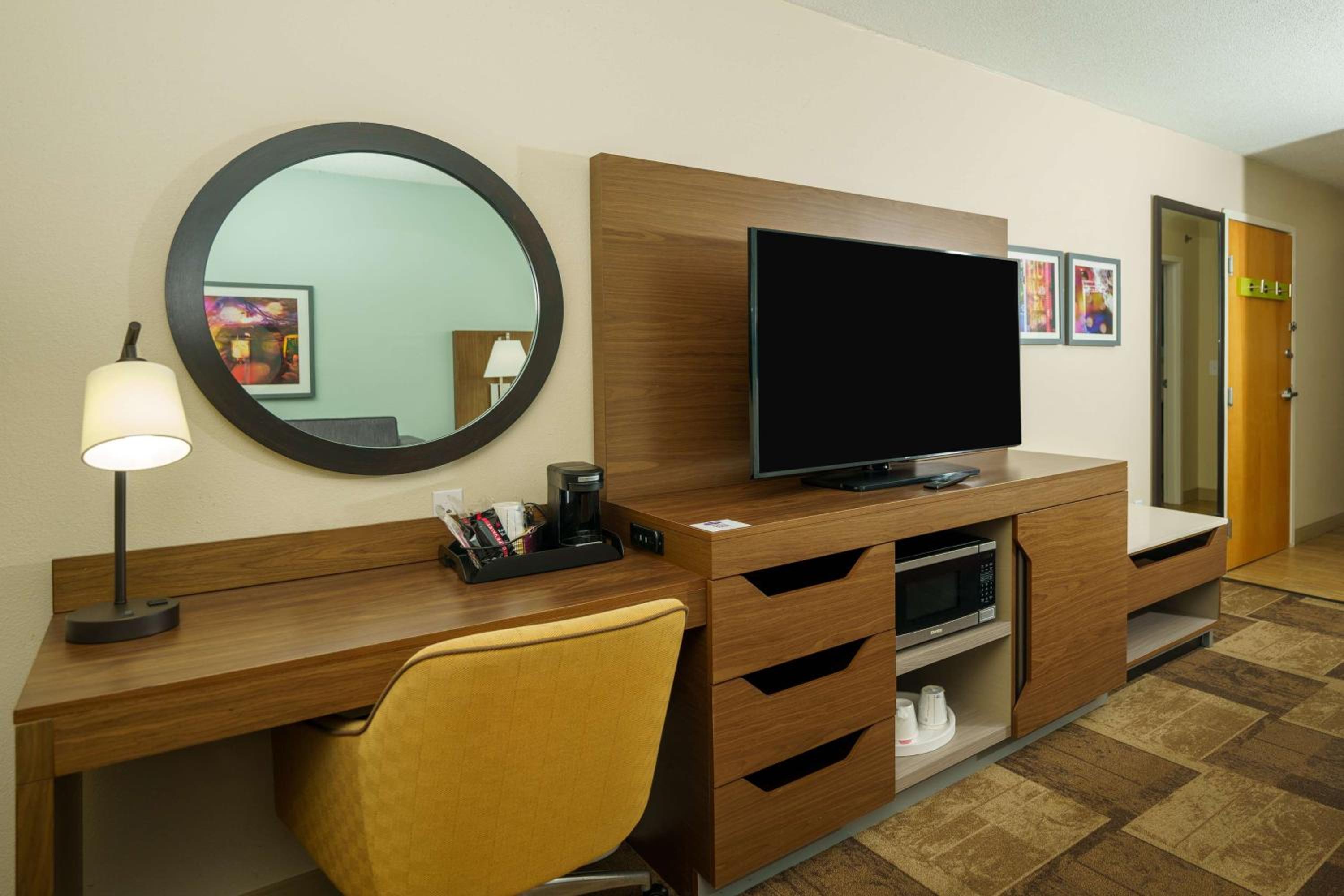 King Room - Disability Access/Non-Smoking - Photo 9