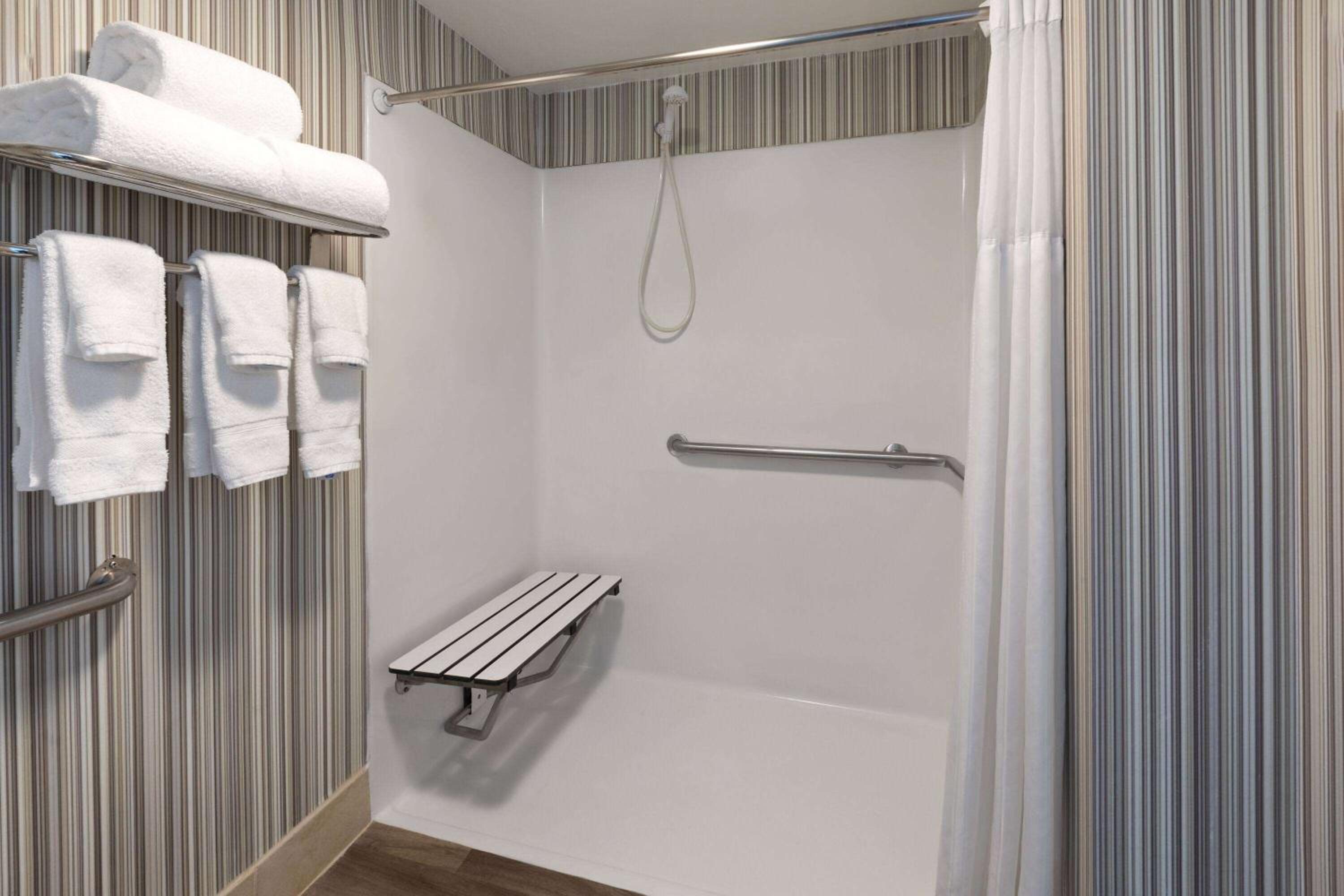 Double Room with Two Double Beds and Roll-in Shower - Mobility Access/Non-Smoking photo 1
