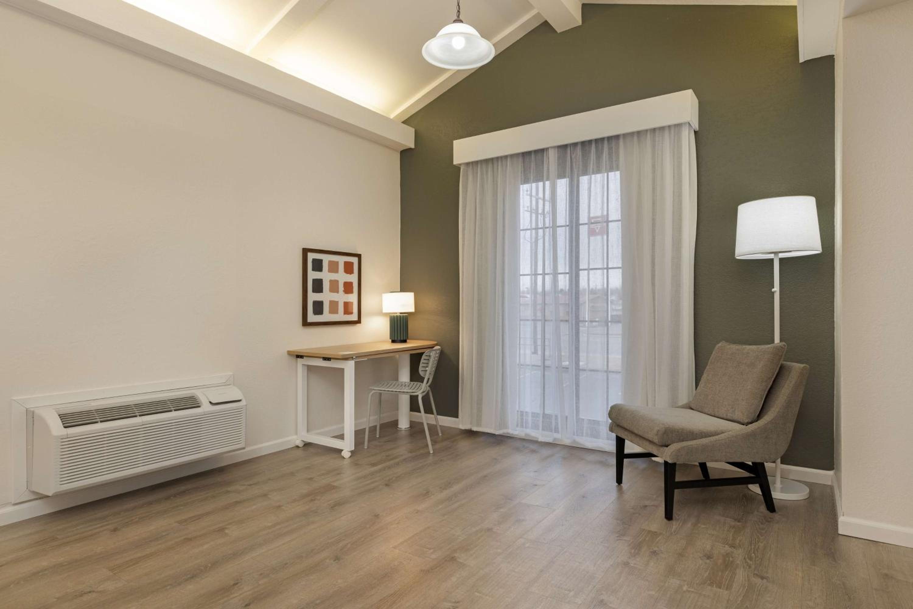 King Studio Suite - Photo 1