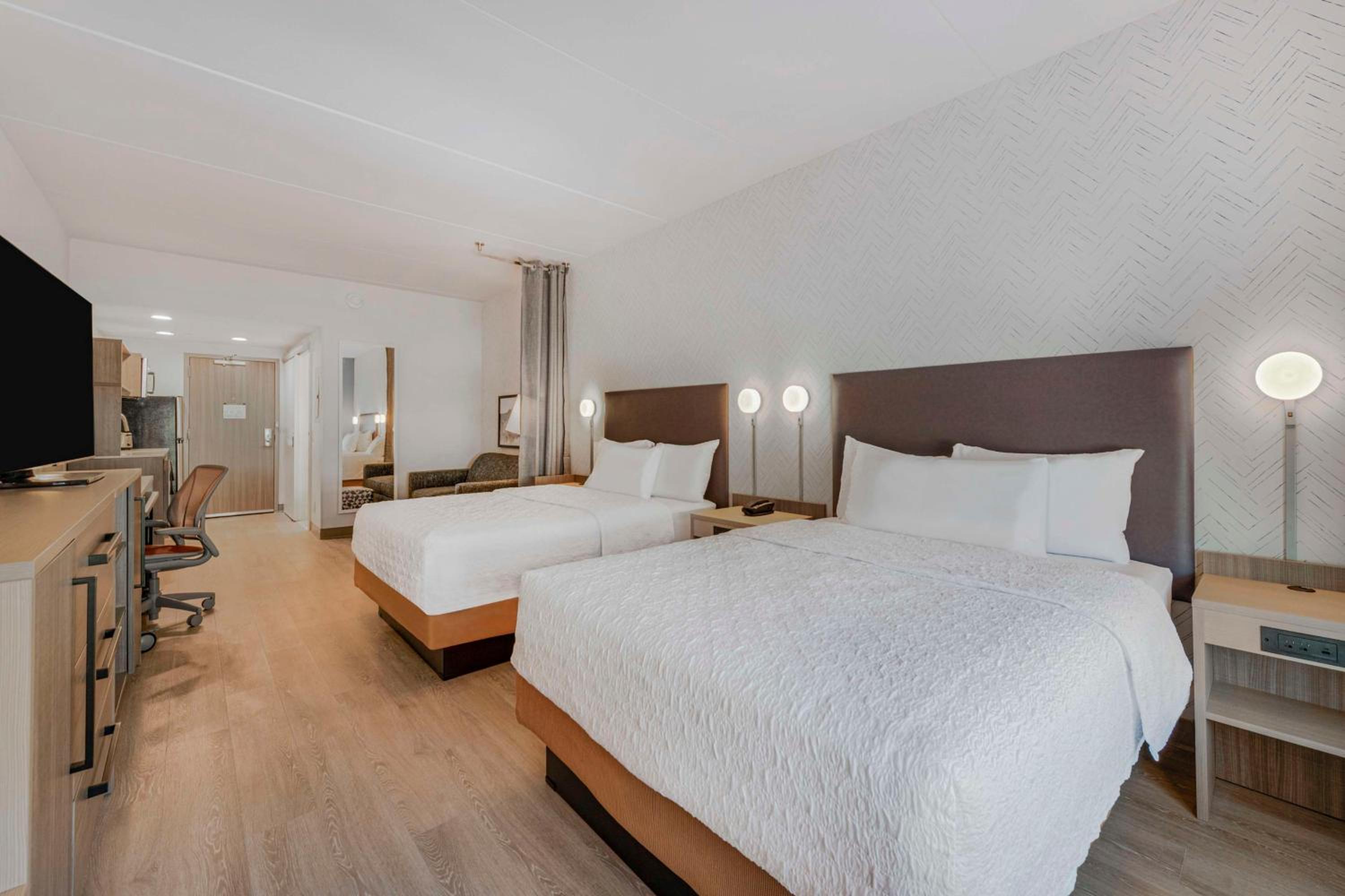 Studio Suite with Two Queen Beds - Photo 22